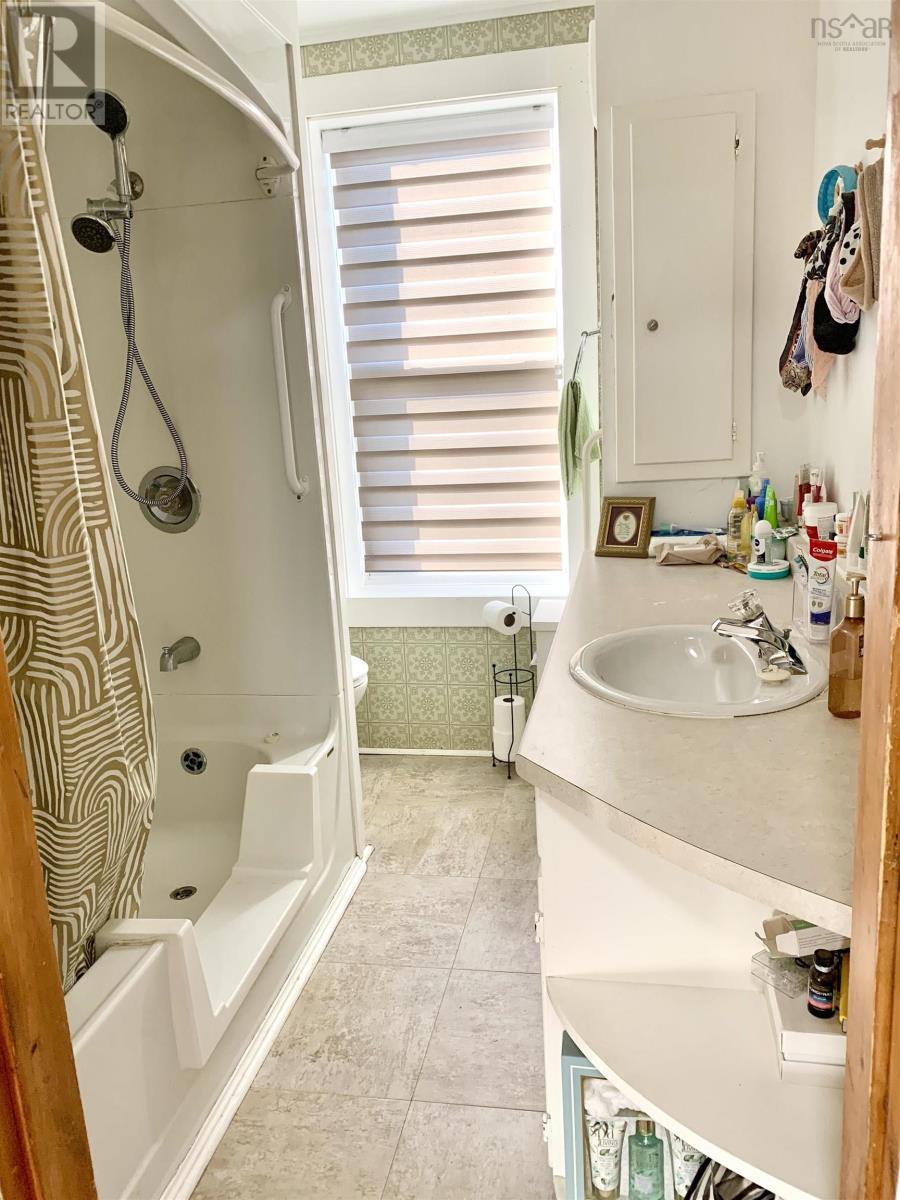 37 Morris Street, Springhill, Nova Scotia  B0M 1X0 - Photo 32 - 202517017