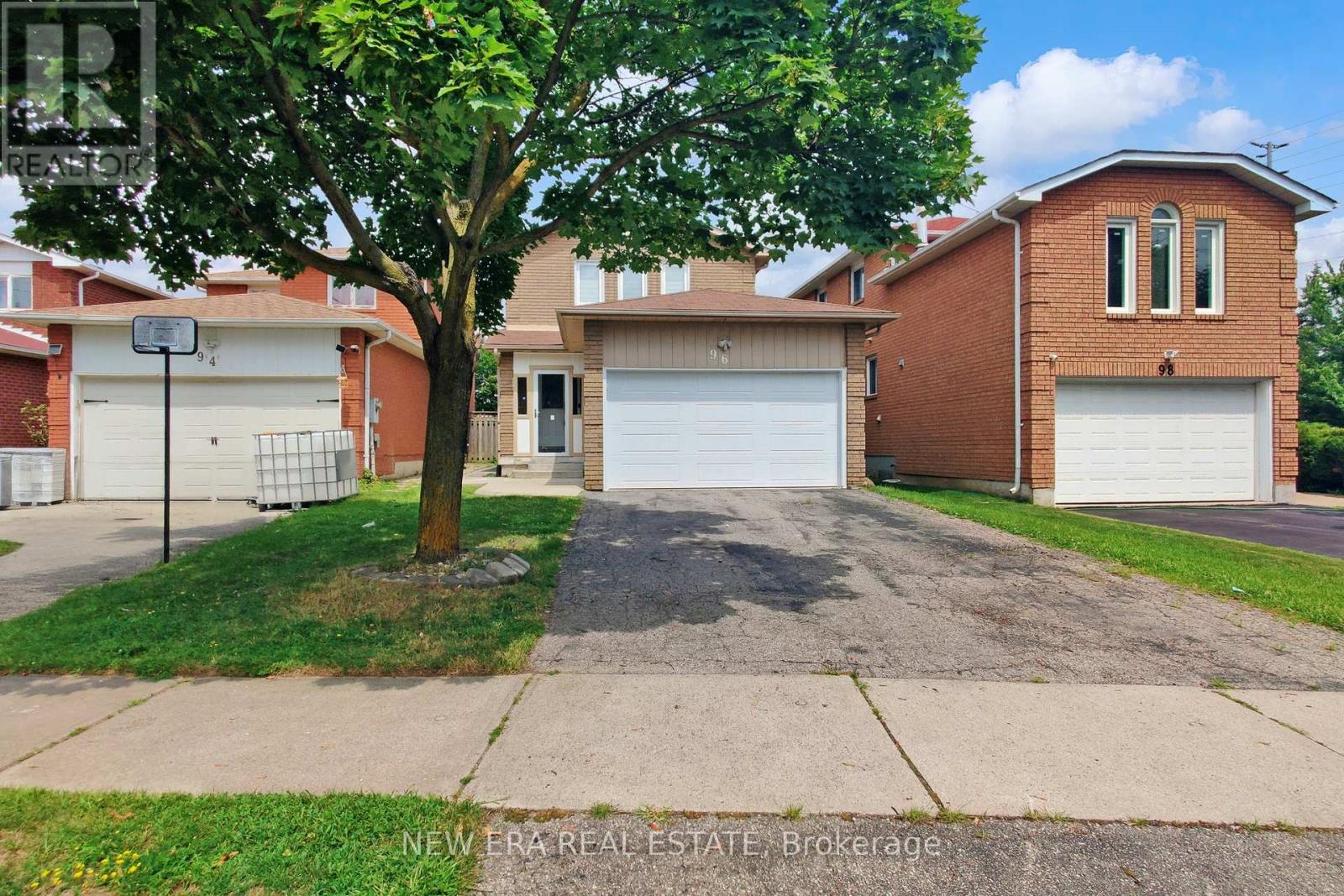96 Toba Crescent, Brampton (Heart Lake), Ontario  L6Z 4R8 - Photo 10 - W12405957