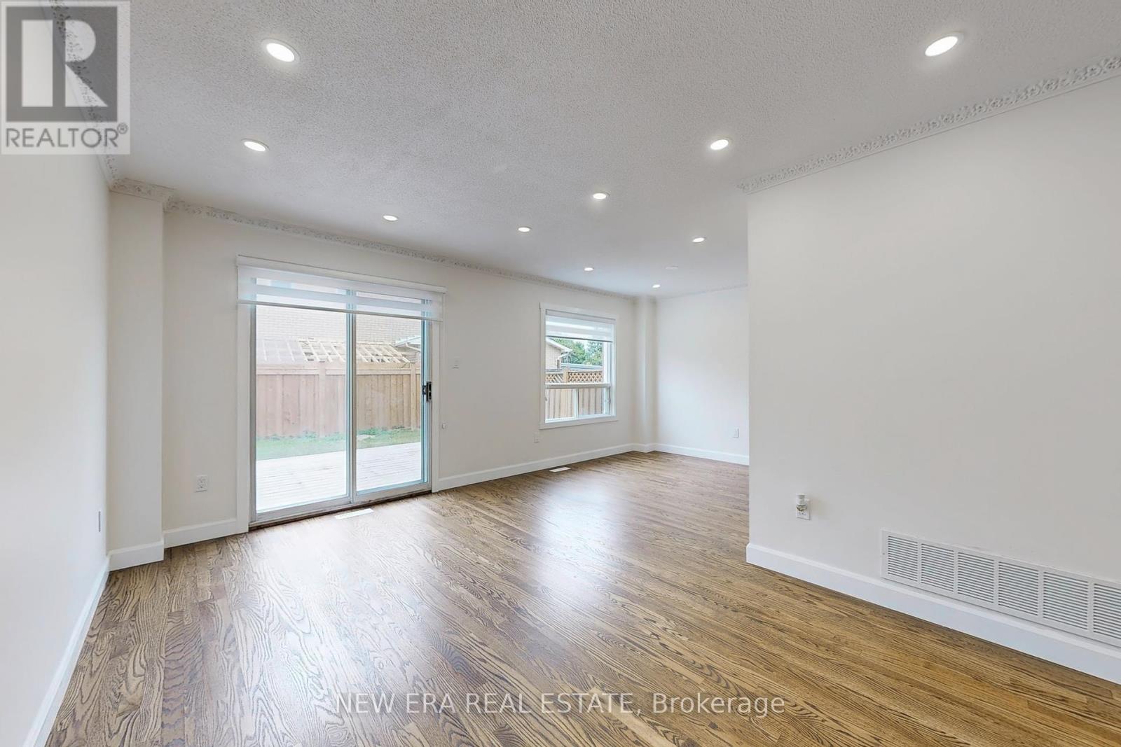 96 Toba Crescent, Brampton (Heart Lake), Ontario  L6Z 4R8 - Photo 13 - W12405957