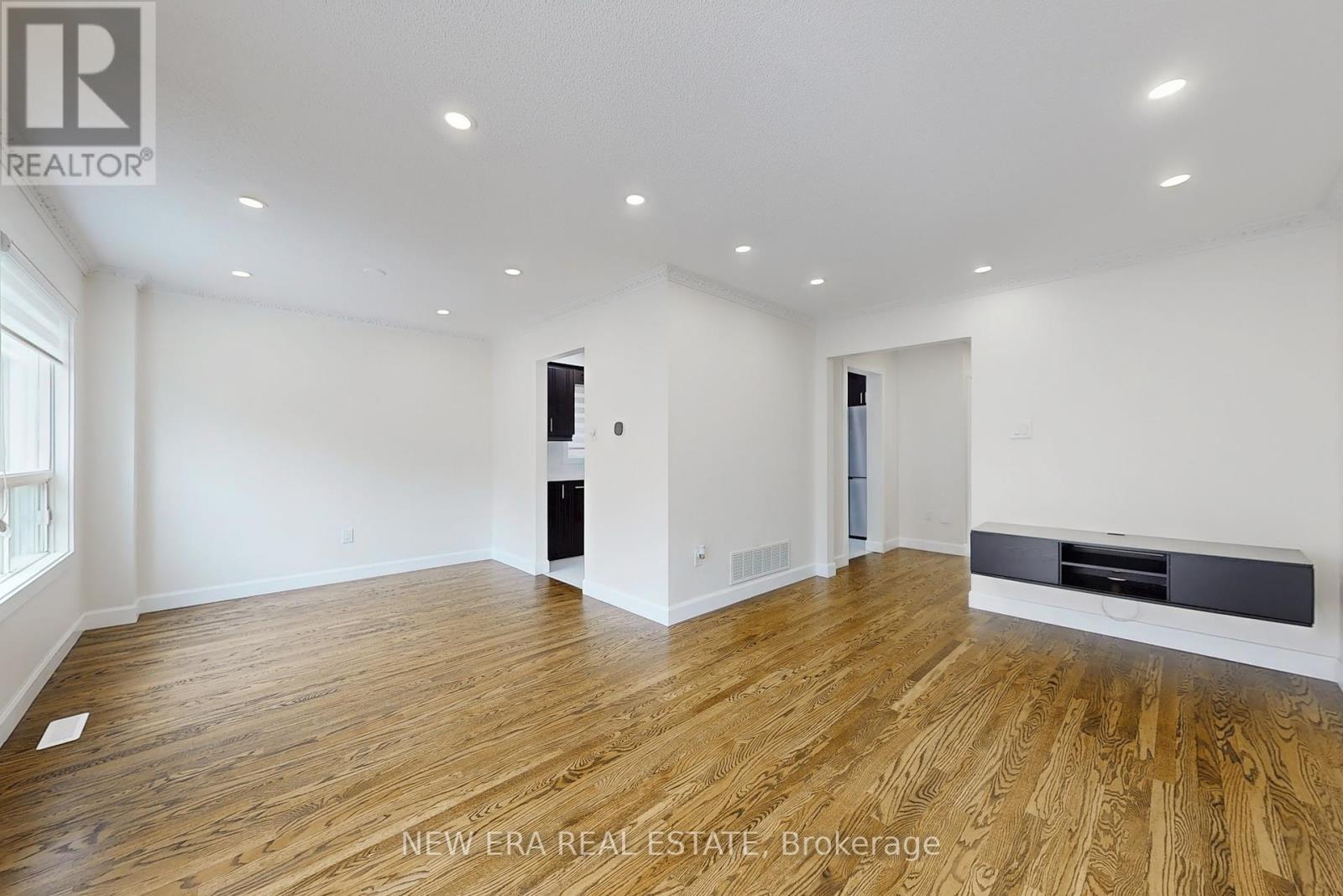 96 Toba Crescent, Brampton (Heart Lake), Ontario  L6Z 4R8 - Photo 17 - W12405957