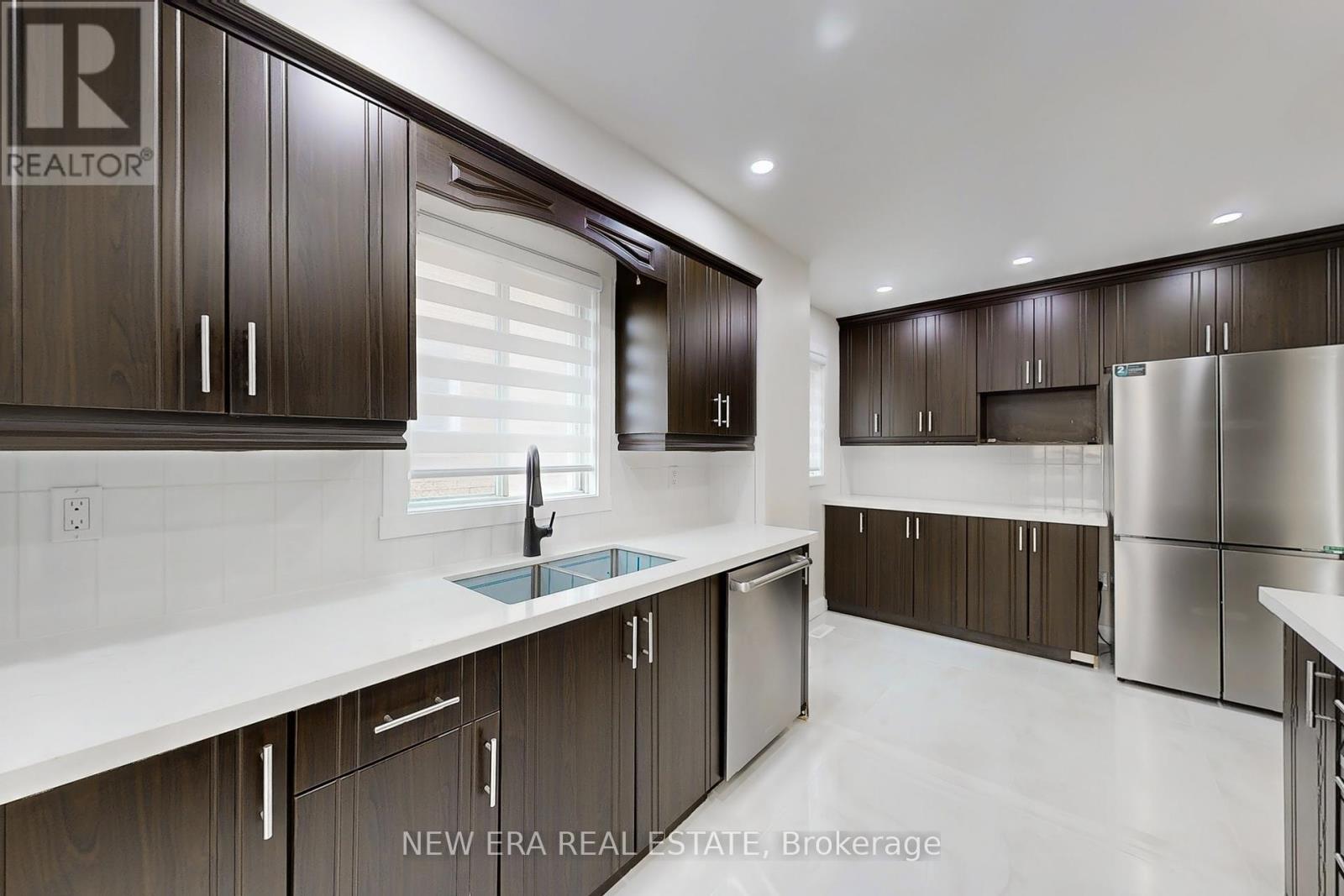 96 Toba Crescent, Brampton (Heart Lake), Ontario  L6Z 4R8 - Photo 19 - W12405957