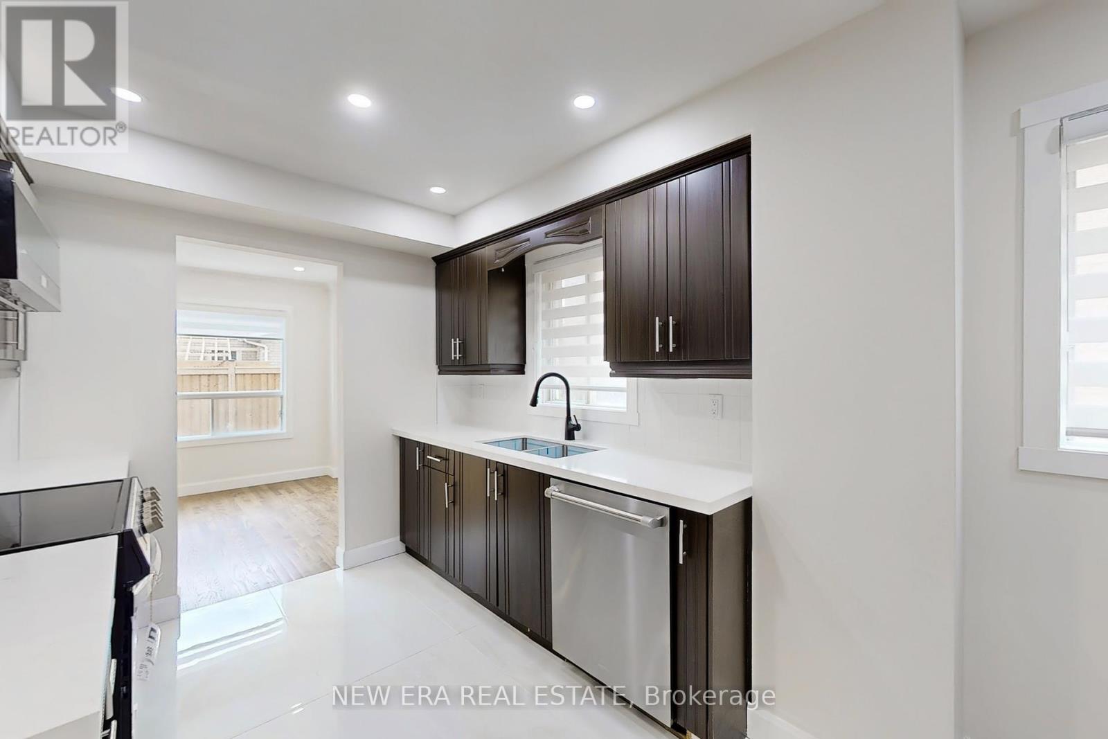 96 Toba Crescent, Brampton (Heart Lake), Ontario  L6Z 4R8 - Photo 20 - W12405957