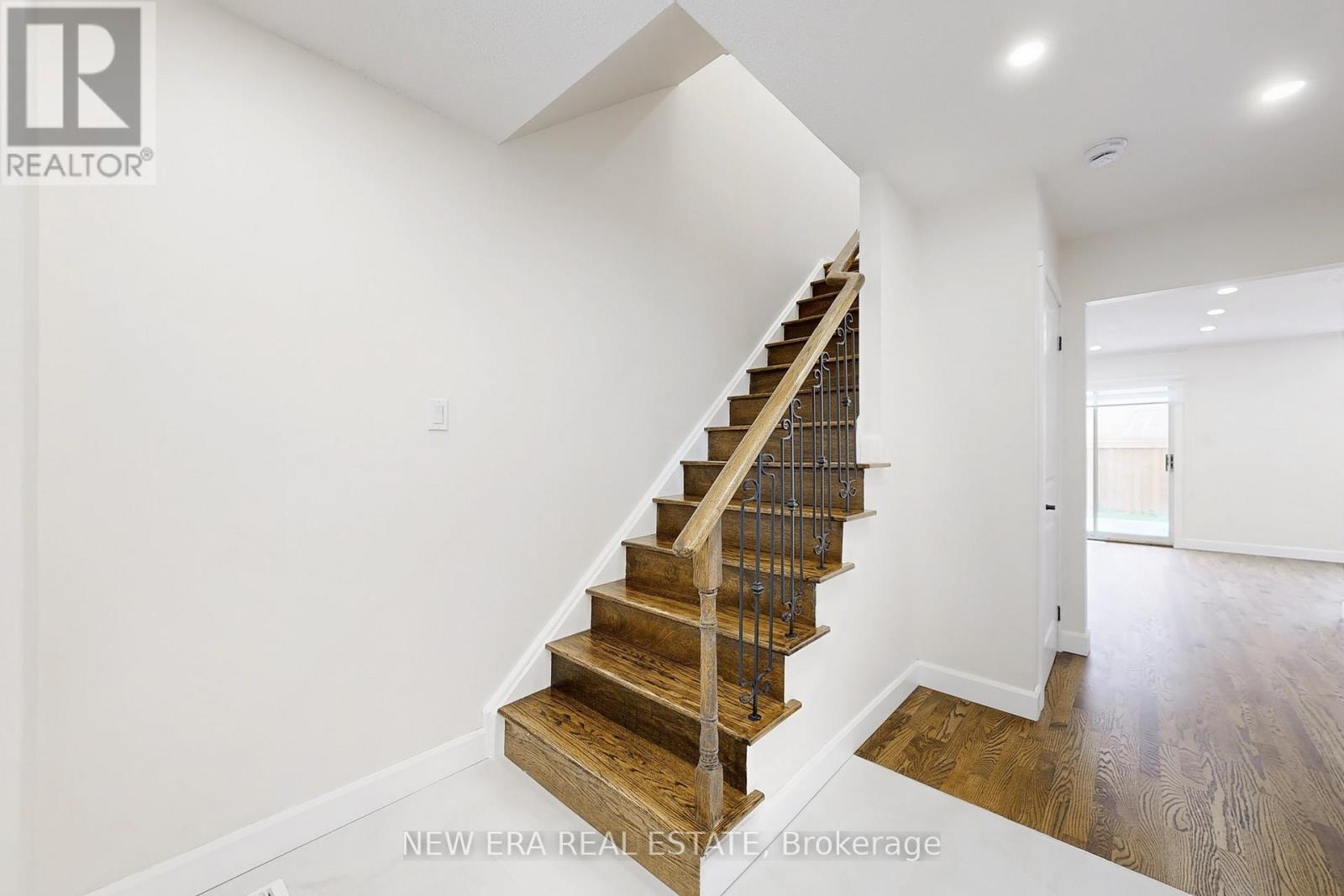96 Toba Crescent, Brampton (Heart Lake), Ontario  L6Z 4R8 - Photo 24 - W12405957