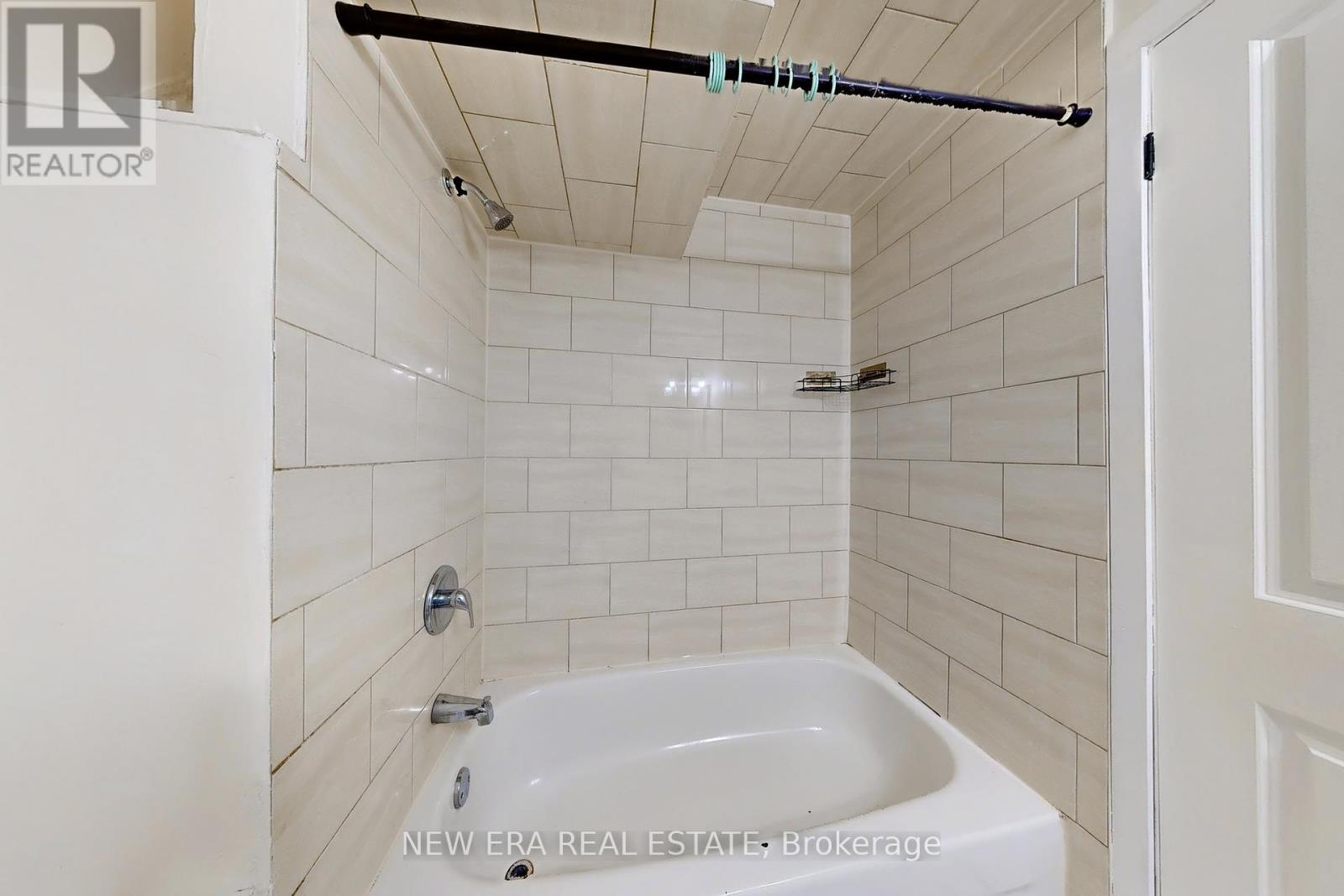96 Toba Crescent, Brampton (Heart Lake), Ontario  L6Z 4R8 - Photo 45 - W12405957