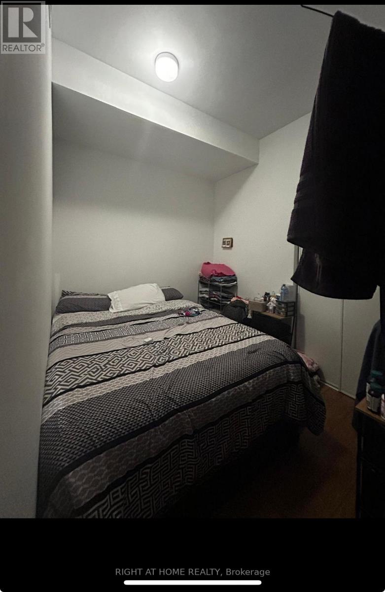 706 - 2433 Dufferin Street, Toronto (Briar Hill-Belgravia), Ontario  M6E 3T3 - Photo 6 - W12405967