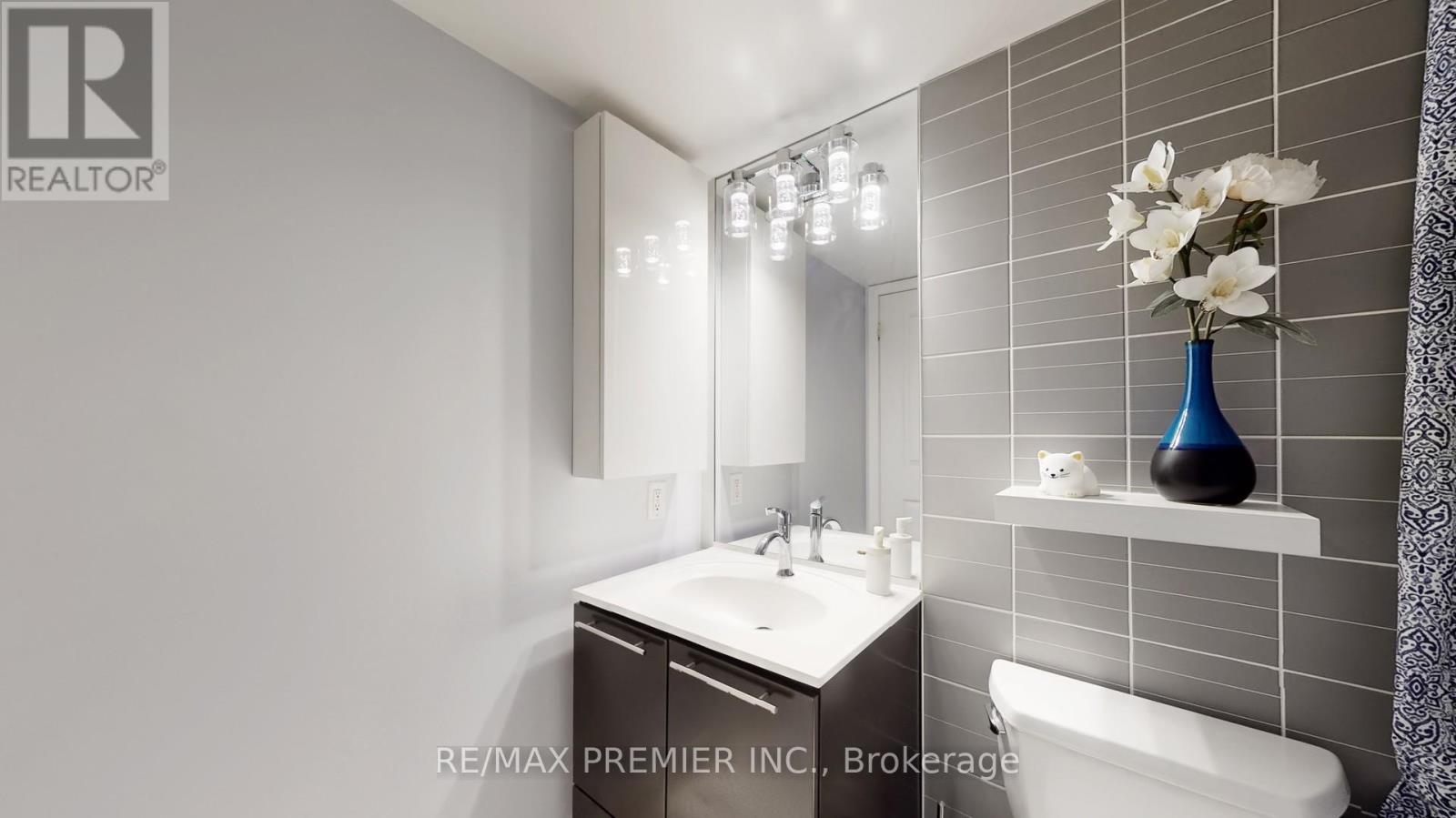 809 - 235 Sherway Gardens Road, Toronto (Islington-City Centre West), Ontario  M9C 0A2 - Photo 16 - W12405969