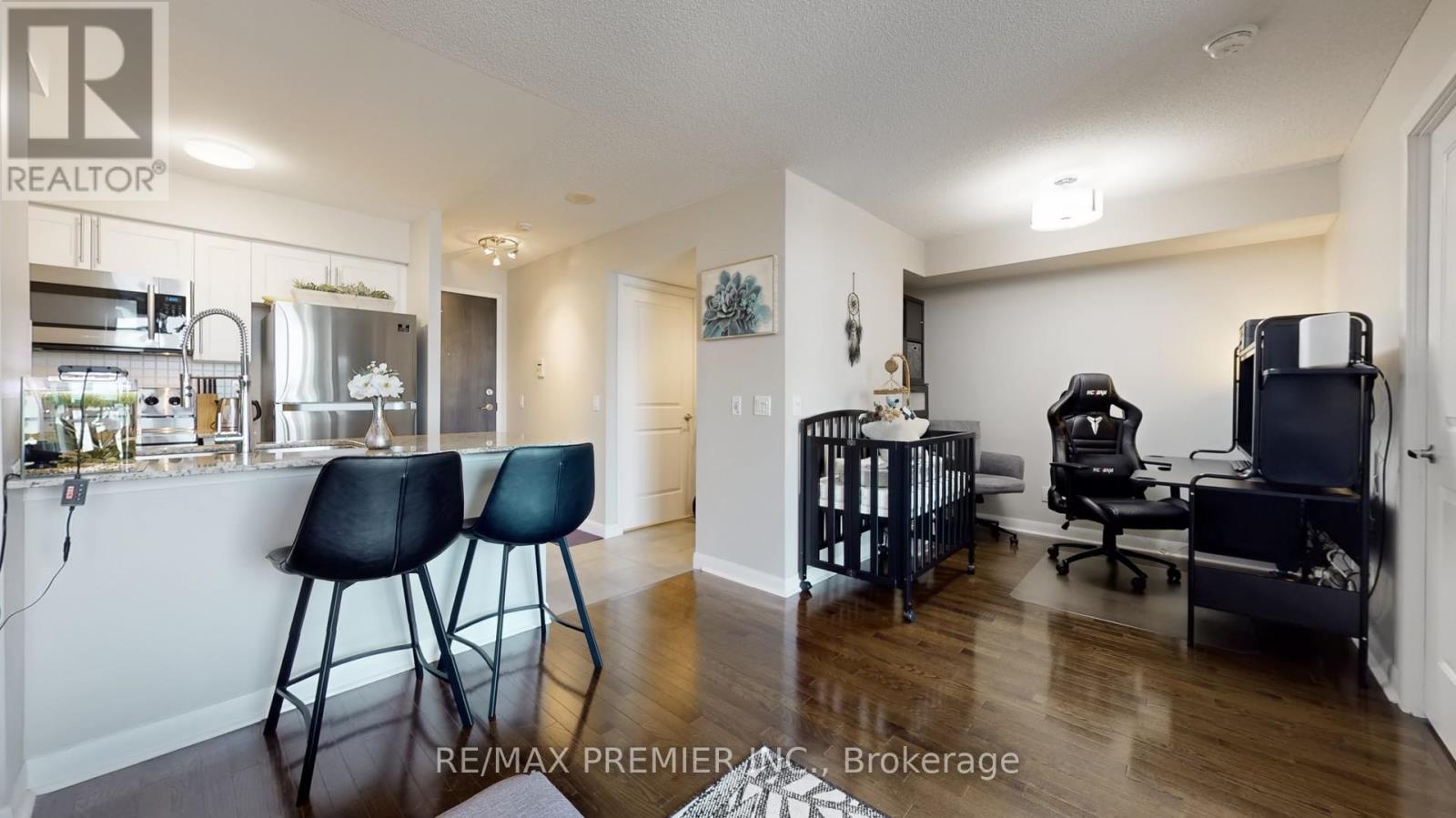809 - 235 Sherway Gardens Road, Toronto (Islington-City Centre West), Ontario  M9C 0A2 - Photo 4 - W12405969