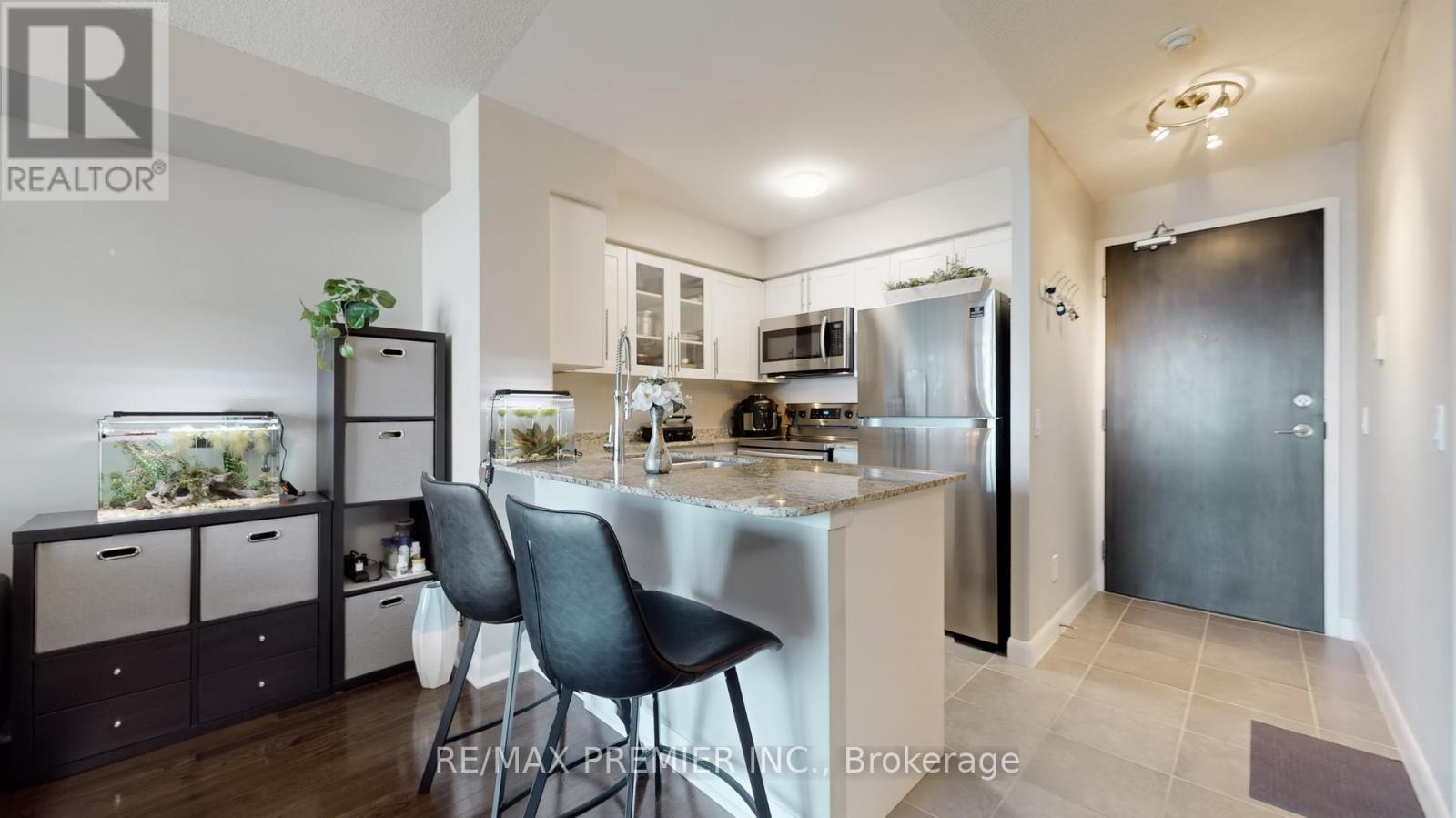809 - 235 Sherway Gardens Road, Toronto (Islington-City Centre West), Ontario  M9C 0A2 - Photo 9 - W12405969