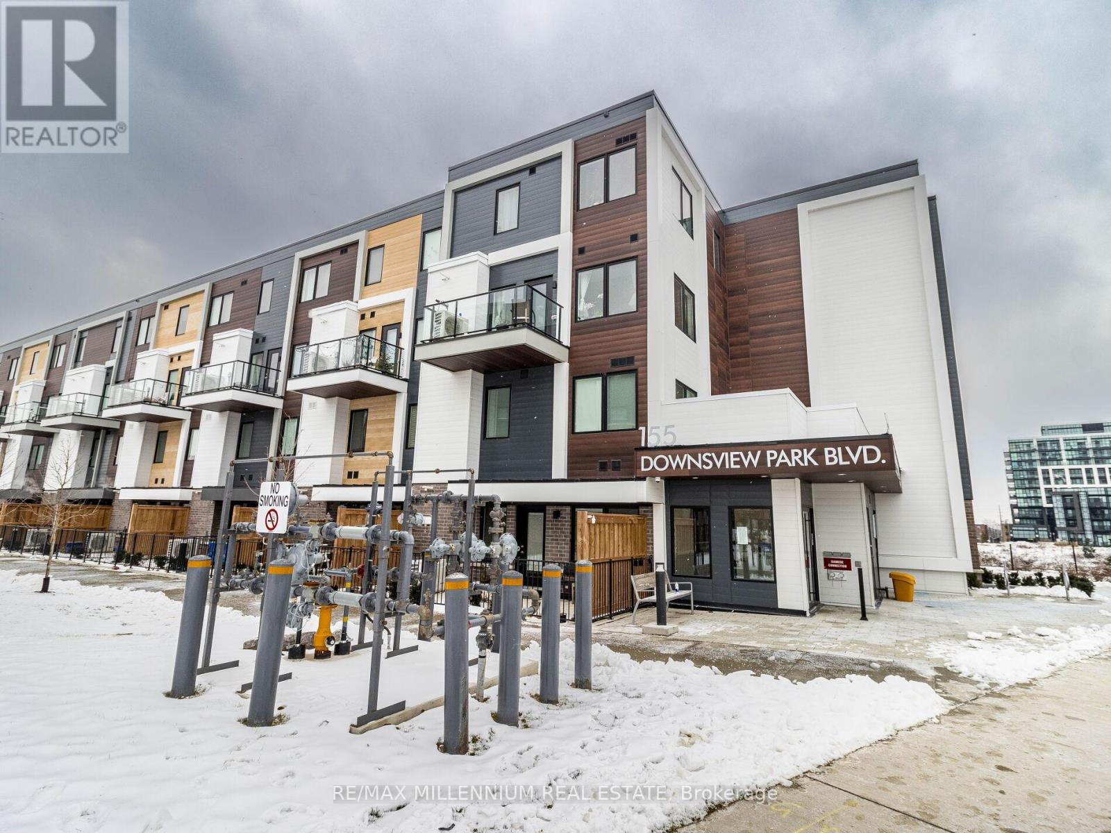 116 - 155 Downsview Park Boulevard, Toronto (Downsview-Roding-Cfb), Ontario  M3K 0E3 - Photo 2 - W12405972
