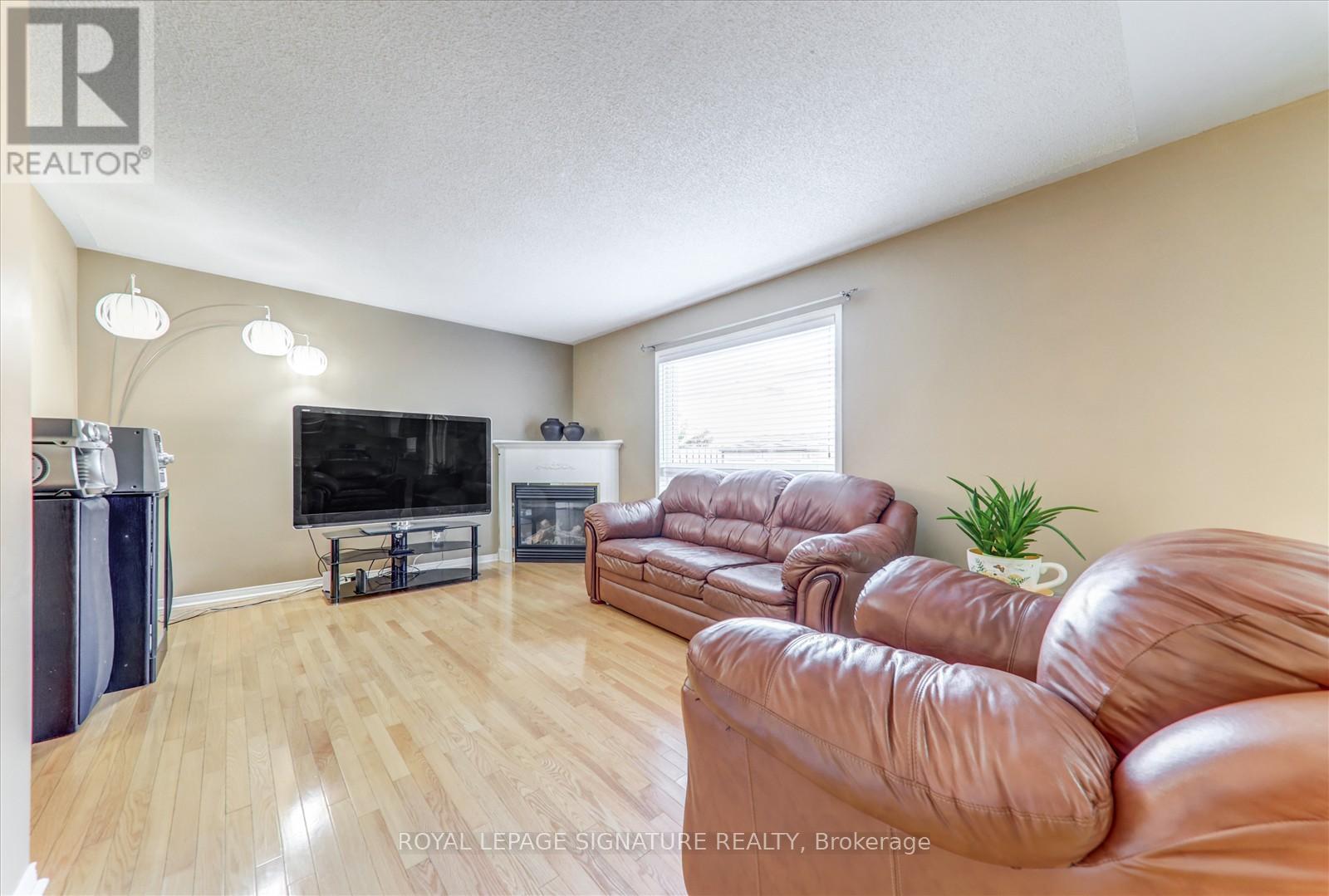 72 Fairhill Avenue, Brampton, Ontario  L7A 2E8 - Photo 13 - W12405978