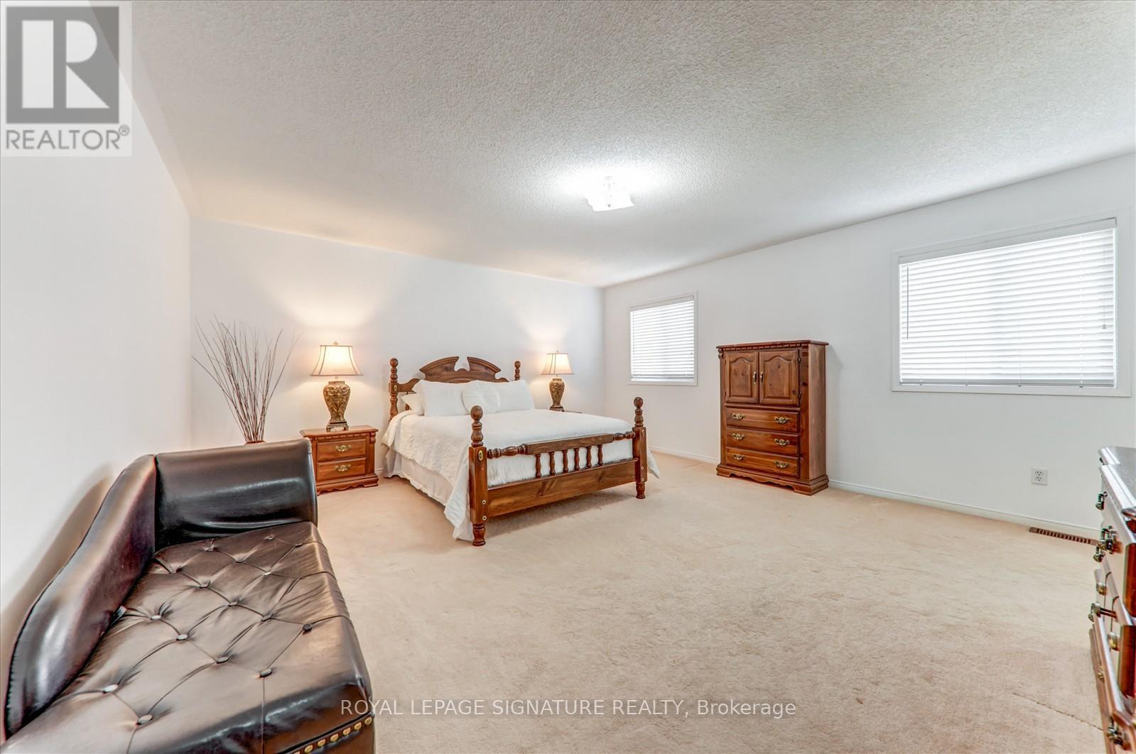72 Fairhill Avenue, Brampton, Ontario  L7A 2E8 - Photo 18 - W12405978