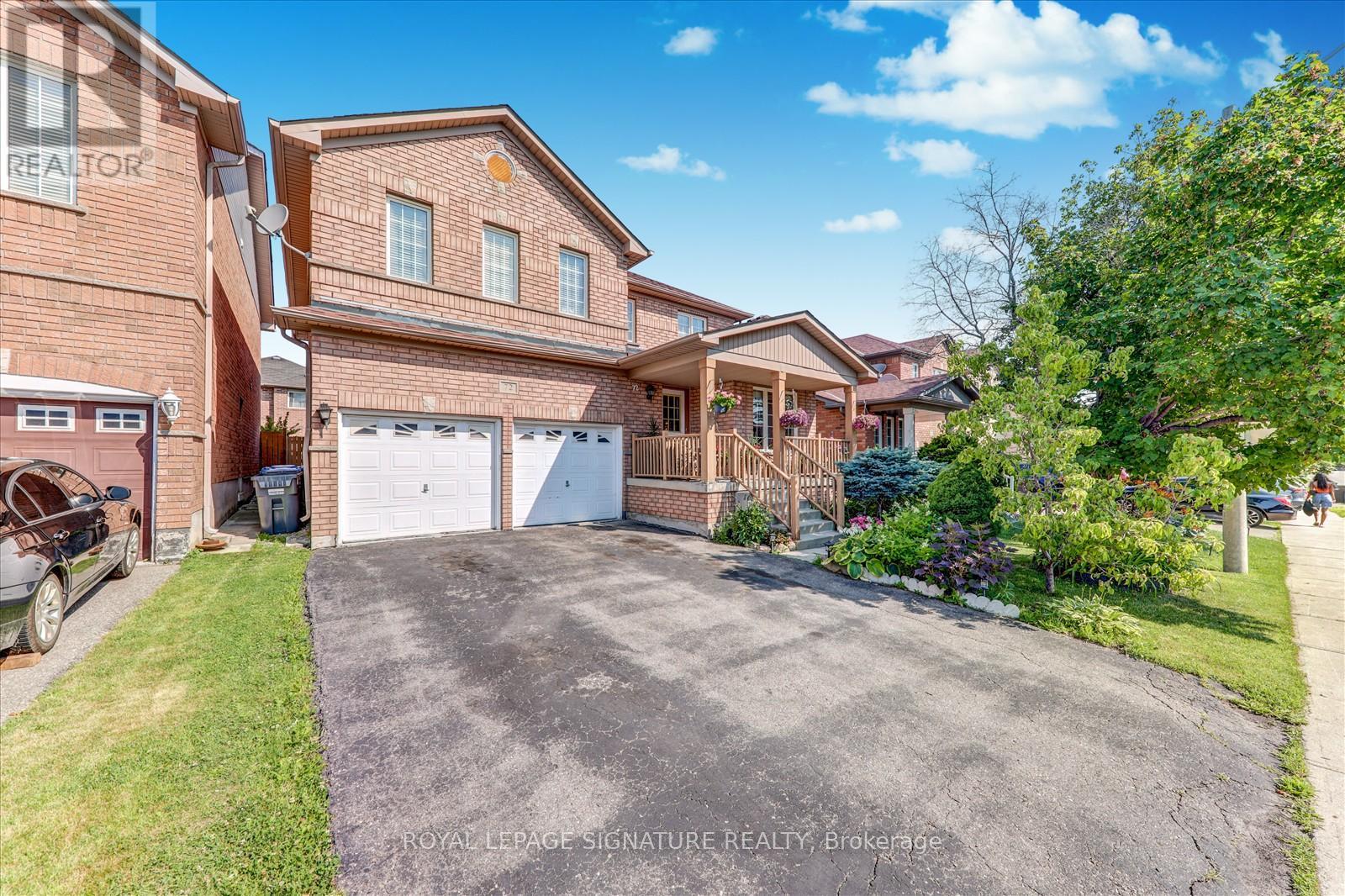 72 Fairhill Avenue, Brampton, Ontario  L7A 2E8 - Photo 2 - W12405978