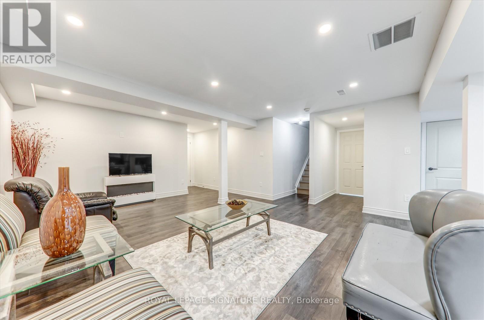72 Fairhill Avenue, Brampton, Ontario  L7A 2E8 - Photo 31 - W12405978