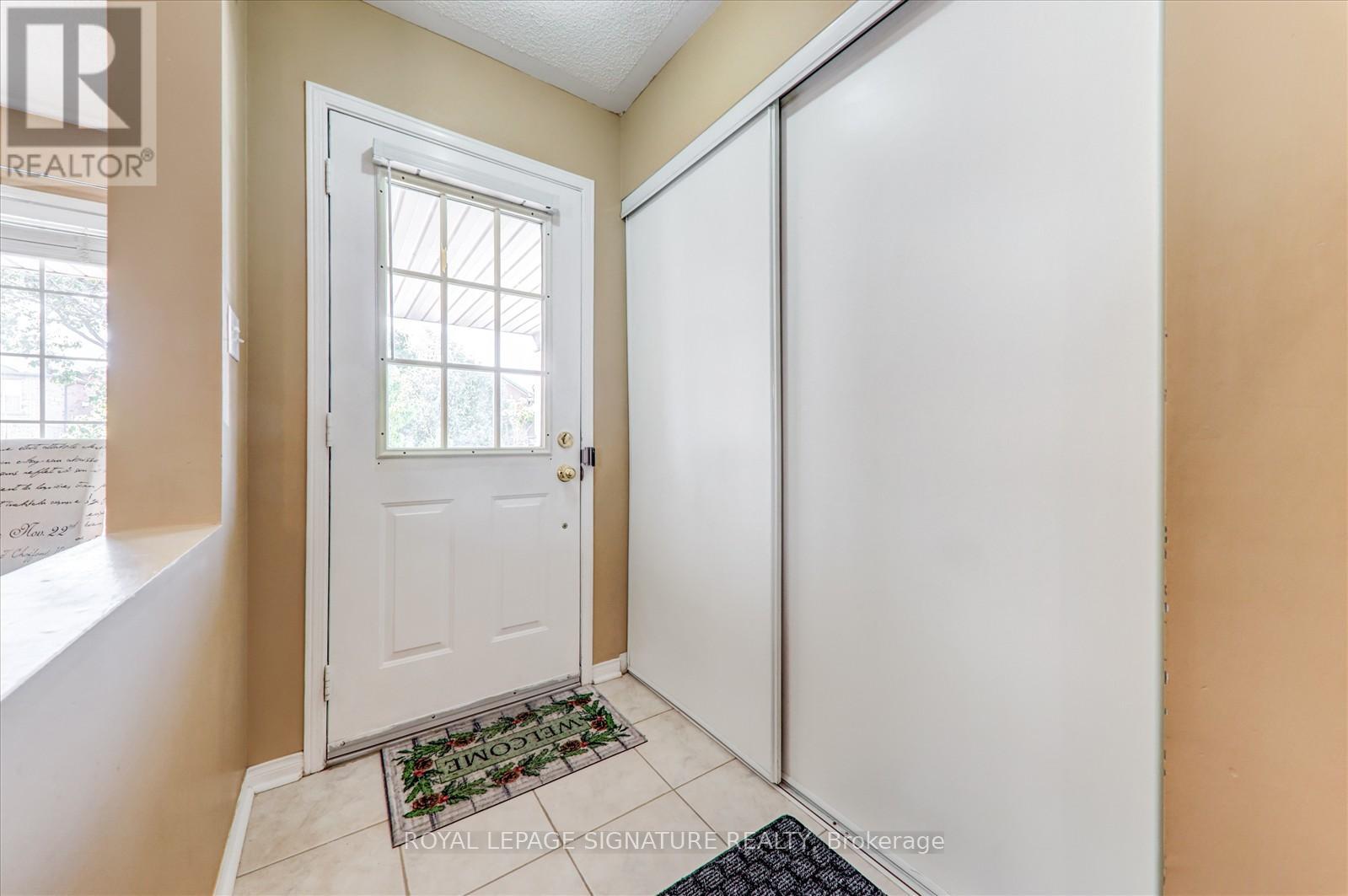72 Fairhill Avenue, Brampton, Ontario  L7A 2E8 - Photo 6 - W12405978