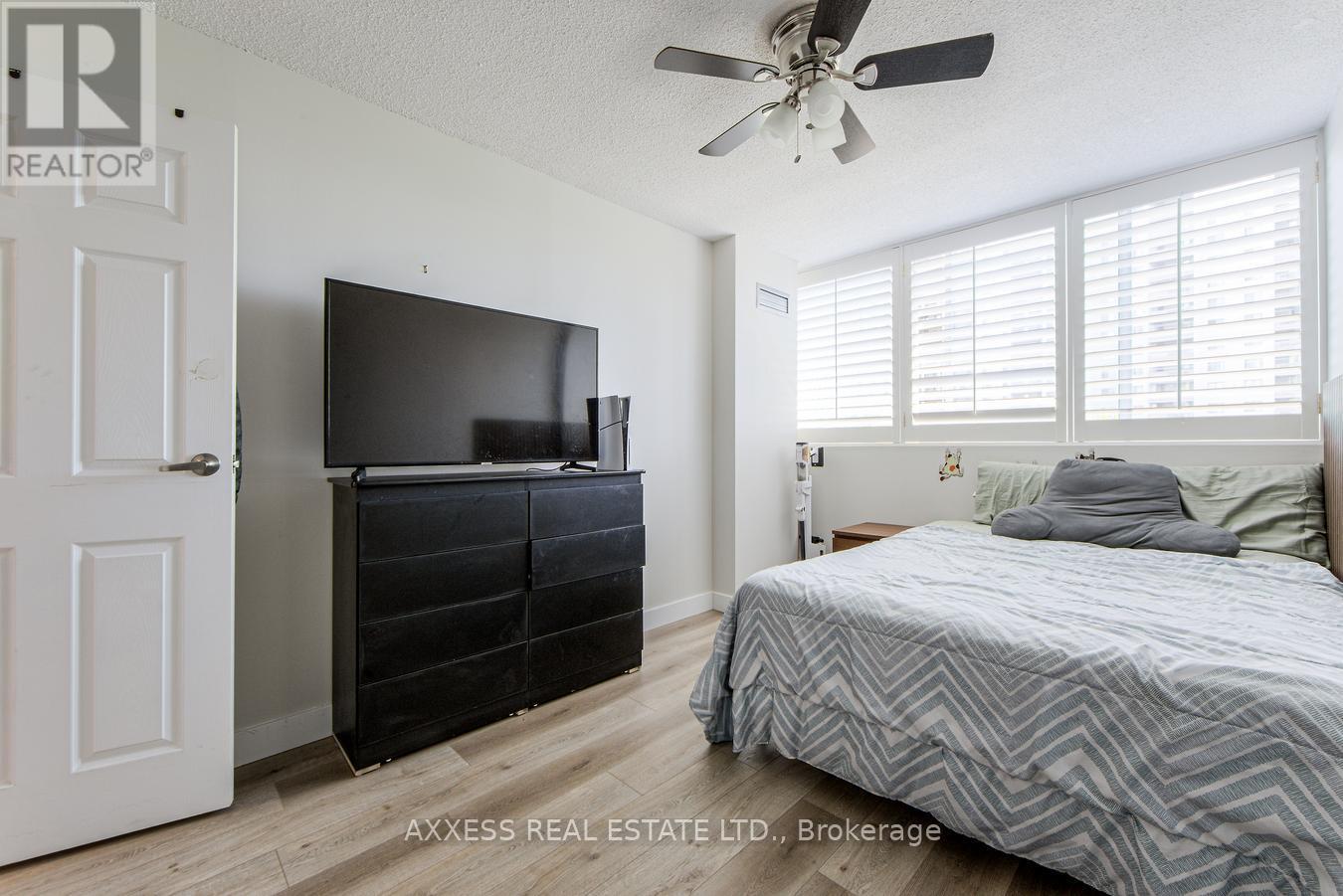 609 - 3590 Kaneff Crescent, Mississauga, Ontario  L5A 3X3 - Photo 21 - W12406006