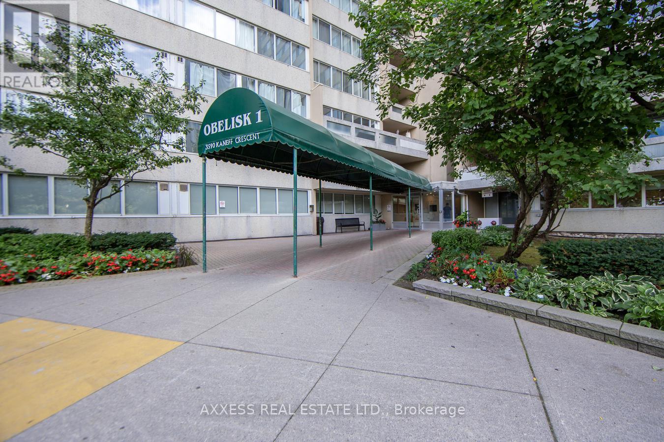 609 - 3590 Kaneff Crescent, Mississauga, Ontario  L5A 3X3 - Photo 3 - W12406006