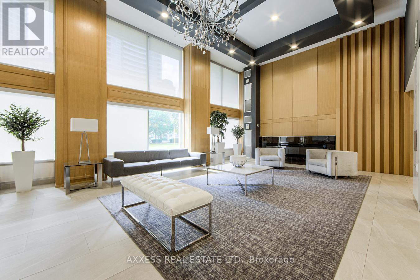 609 - 3590 Kaneff Crescent, Mississauga, Ontario  L5A 3X3 - Photo 4 - W12406006