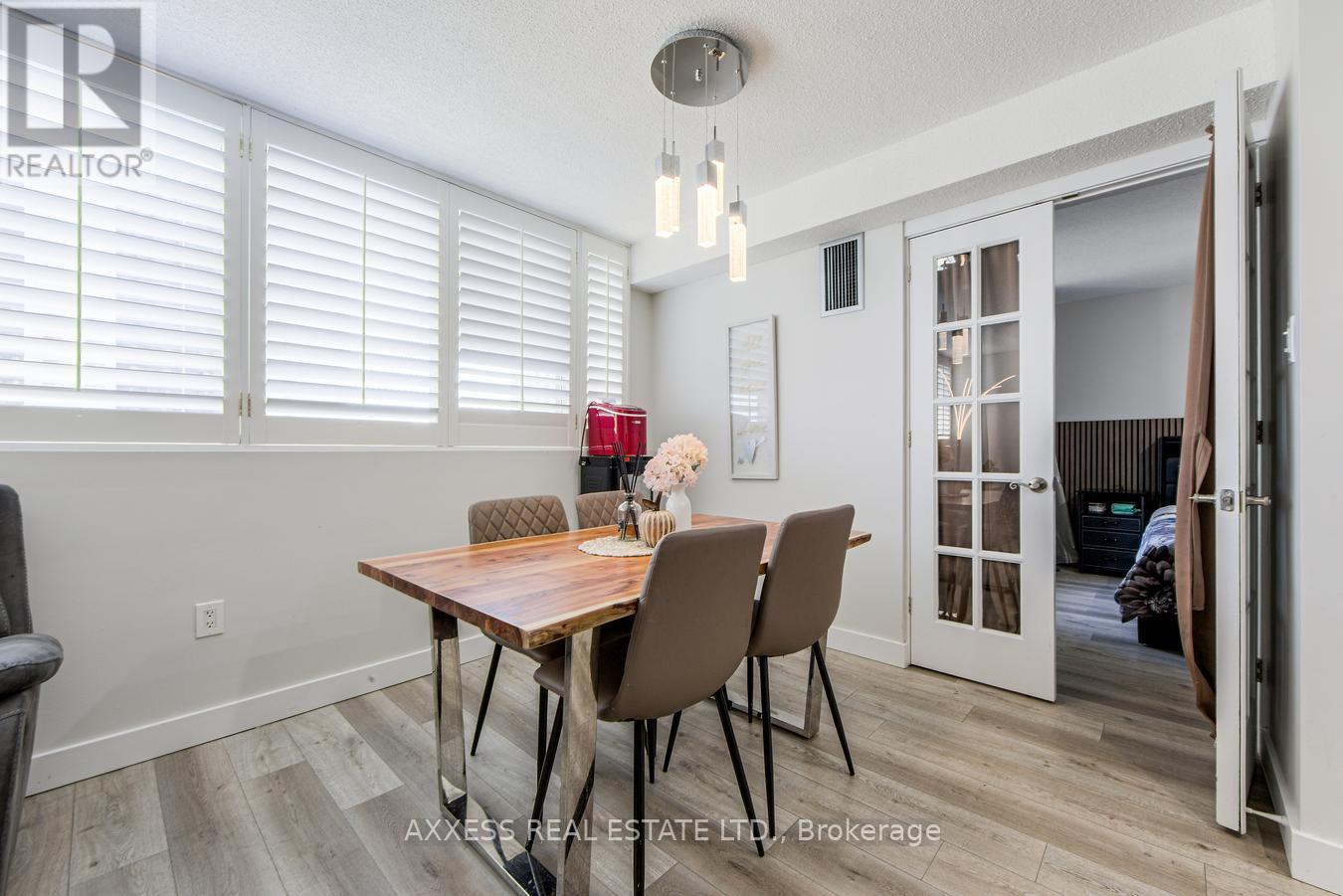 609 - 3590 Kaneff Crescent, Mississauga, Ontario  L5A 3X3 - Photo 8 - W12406006