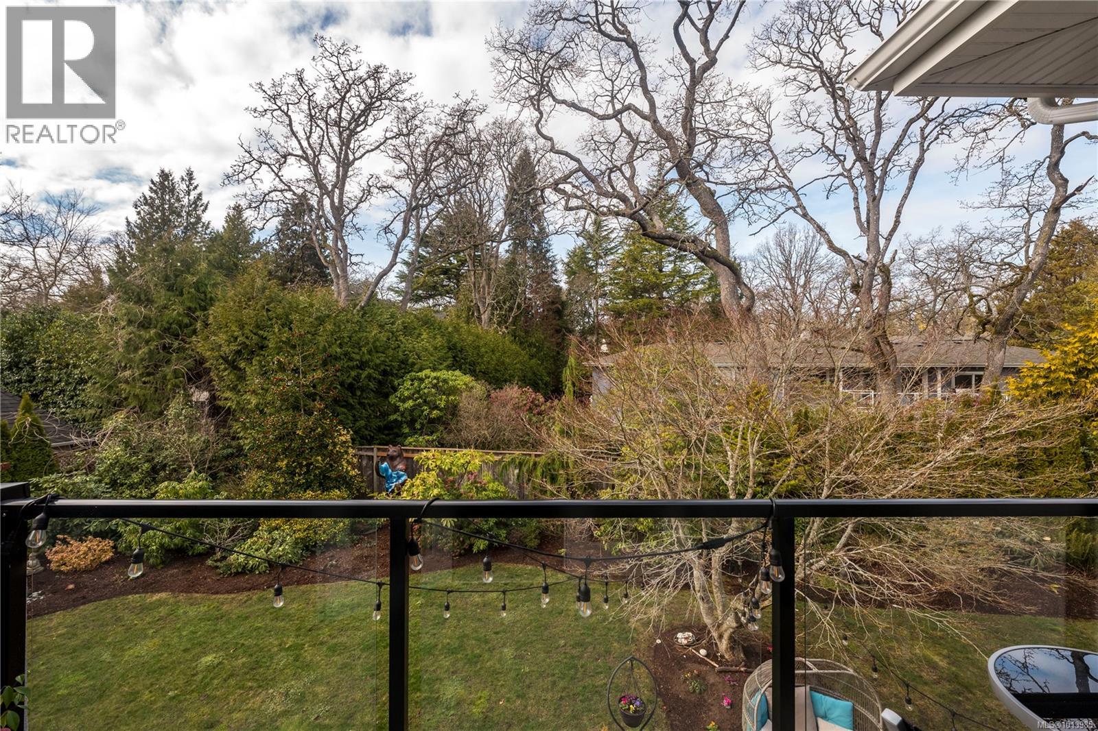 3350 Weald Rd, Oak Bay, British Columbia  V8R 6E3 - Photo 38 - 1013985