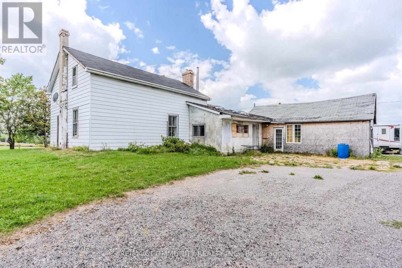 754 Porter Road, Kawartha Lakes, Ontario  L0A 1K0 - Photo 2 - X12405917