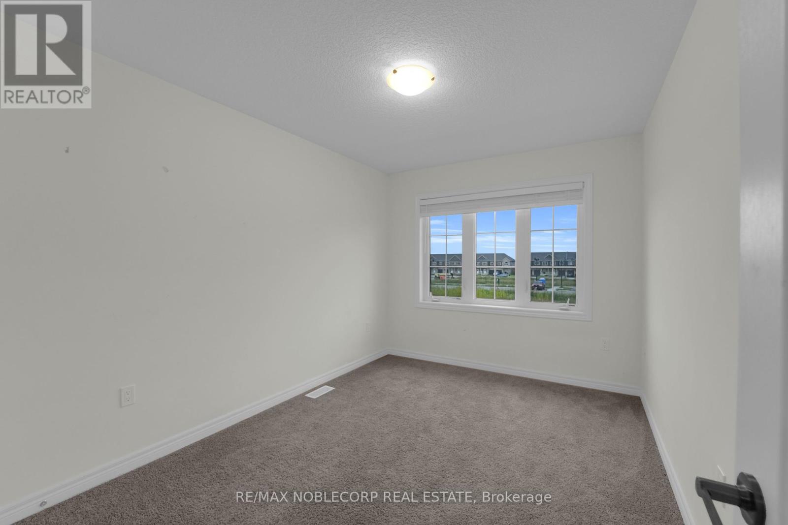 15 Lloyd Davies Way, Hamilton, Ontario  L0R 1C0 - Photo 42 - X12405926