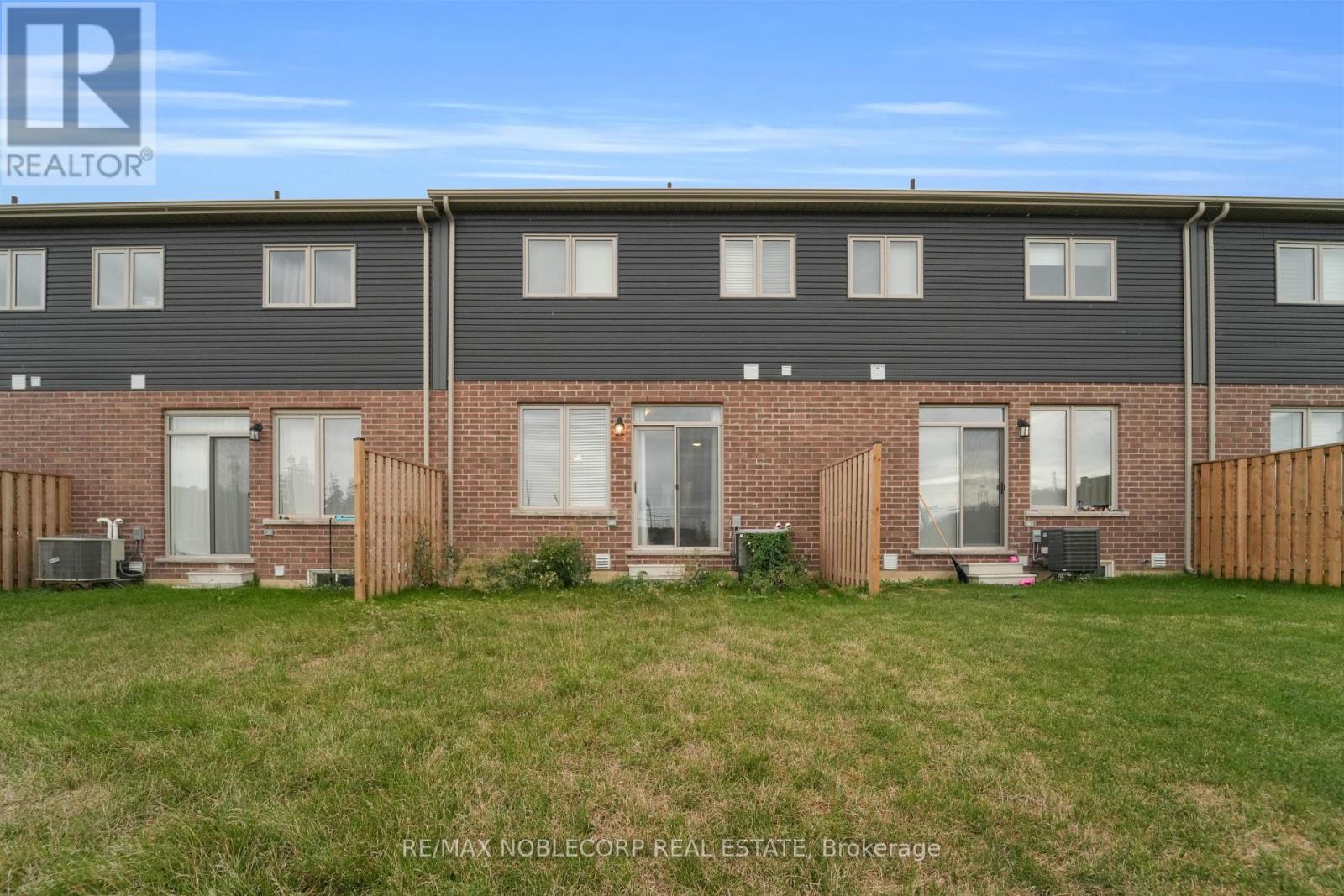 15 Lloyd Davies Way, Hamilton, Ontario  L0R 1C0 - Photo 47 - X12405926