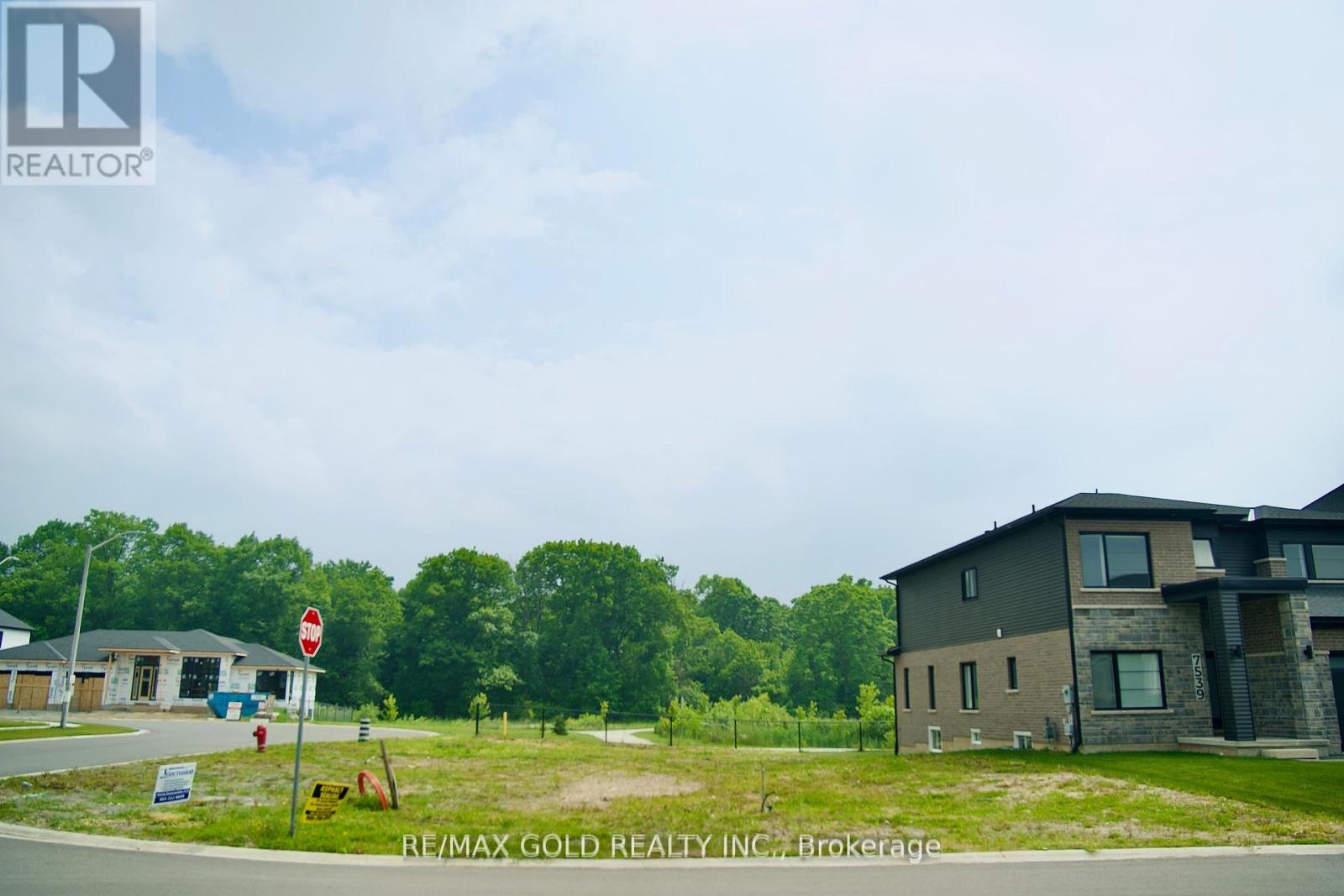 7547 Sherrille Crescent, Niagara Falls (Brown), Ontario  L2H 3T4 - Photo 9 - X12405937