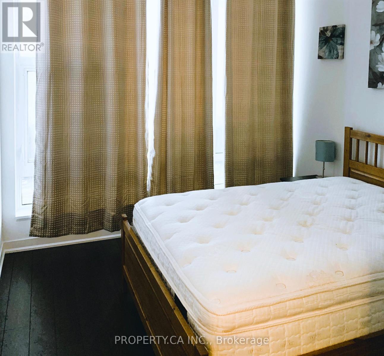 109 - 85 Duke Street W, Kitchener, Ontario  N2H 0B7 - Photo 10 - X12405991