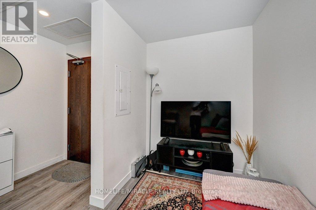 1213 - 60 Frederick Street, Kitchener, Ontario  N2C 0H7 - Photo 39 - X12406049