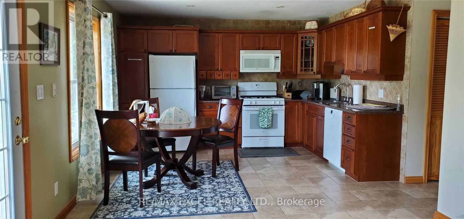 97 Mcgill Drive W, Kawartha Lakes, Ontario  L0B 1K0 - Photo 9 - X12406056