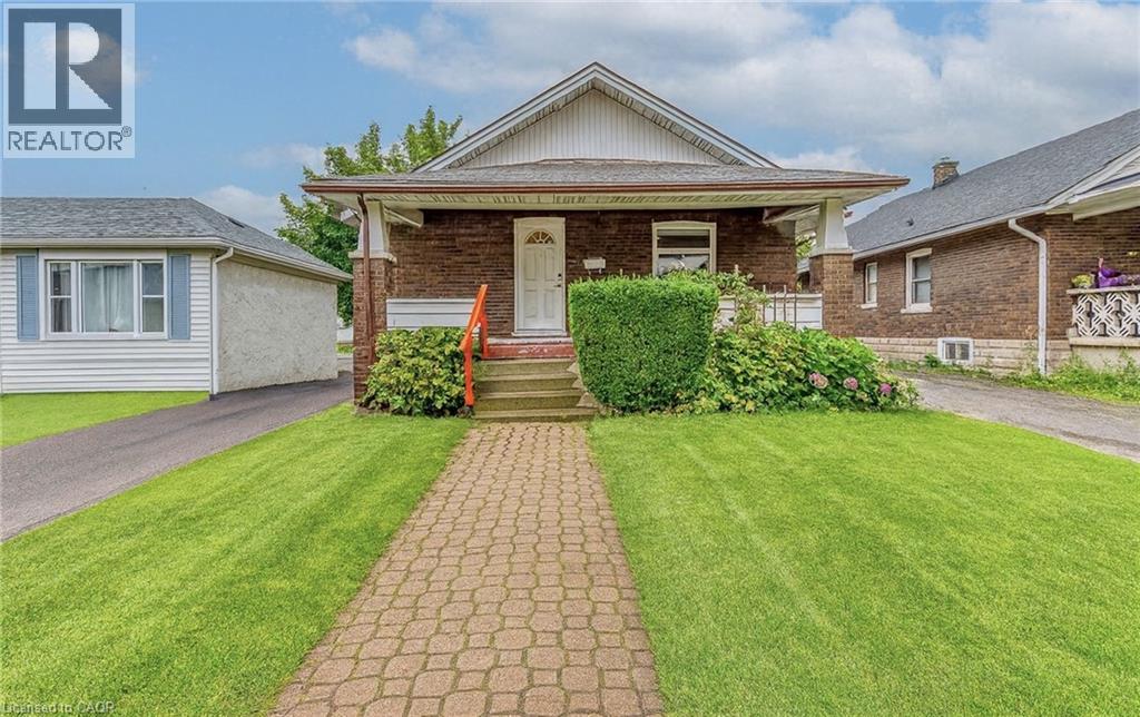 5188 Maple Street, Niagara Falls, Ontario  L2E 2N4 - Photo 1 - 40766543