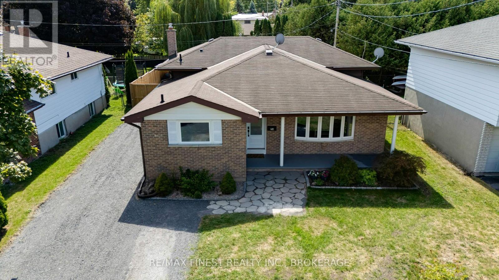 Property at 204 QUEEN STREET image 1