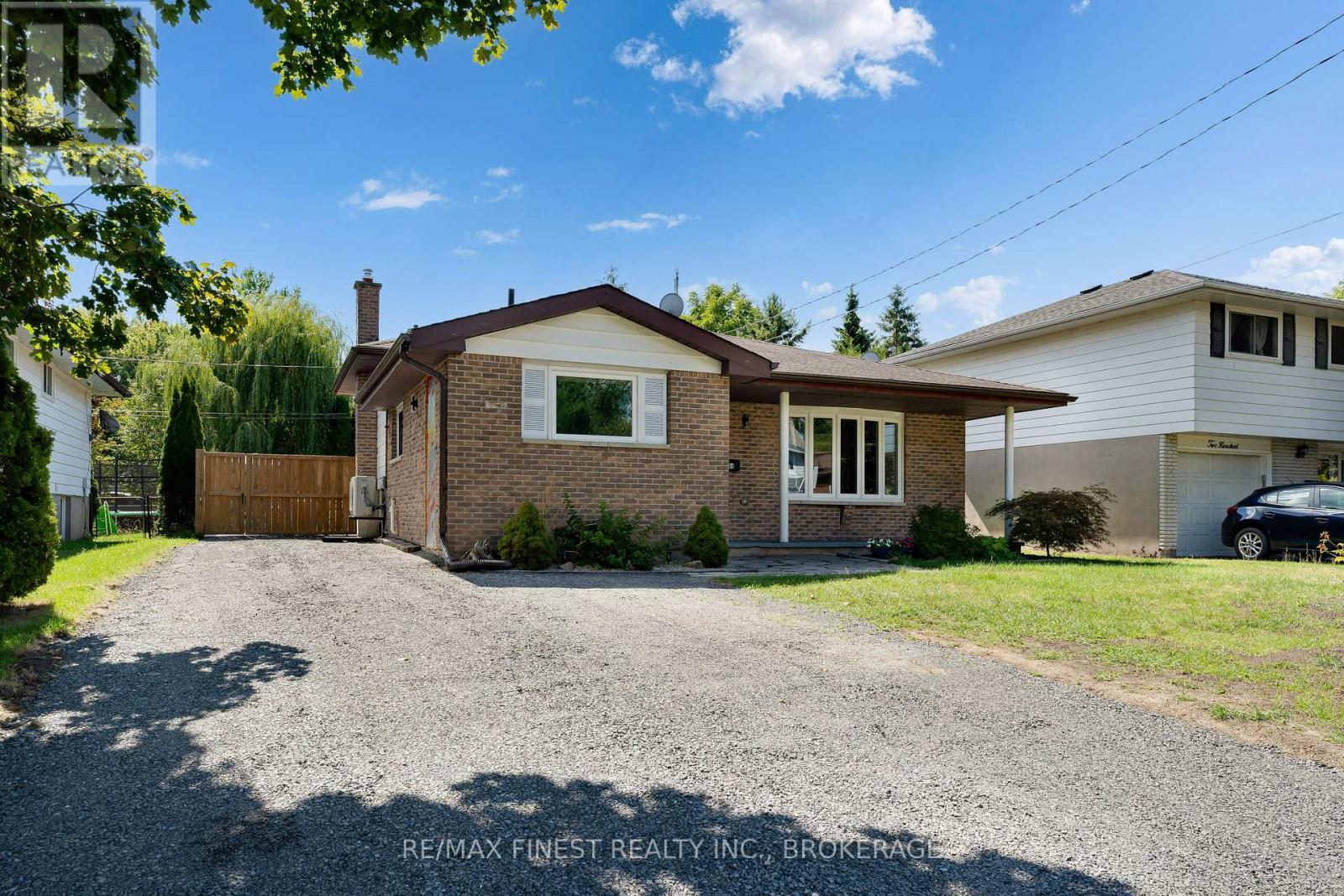 Property at 204 QUEEN STREET image 4