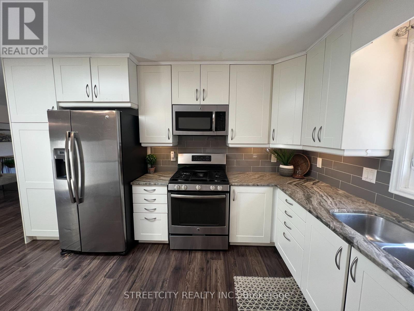 295 Walmer Grove, London North, Ontario  N6G 4G9 - Photo 15 - X12406300