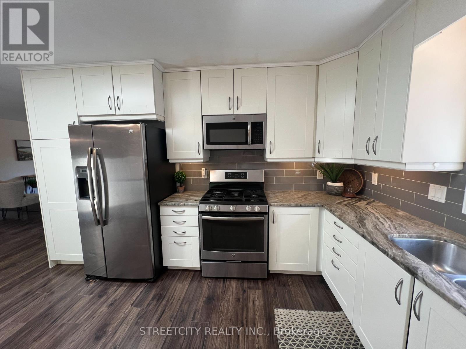 295 Walmer Grove, London North, Ontario  N6G 4G9 - Photo 16 - X12406300