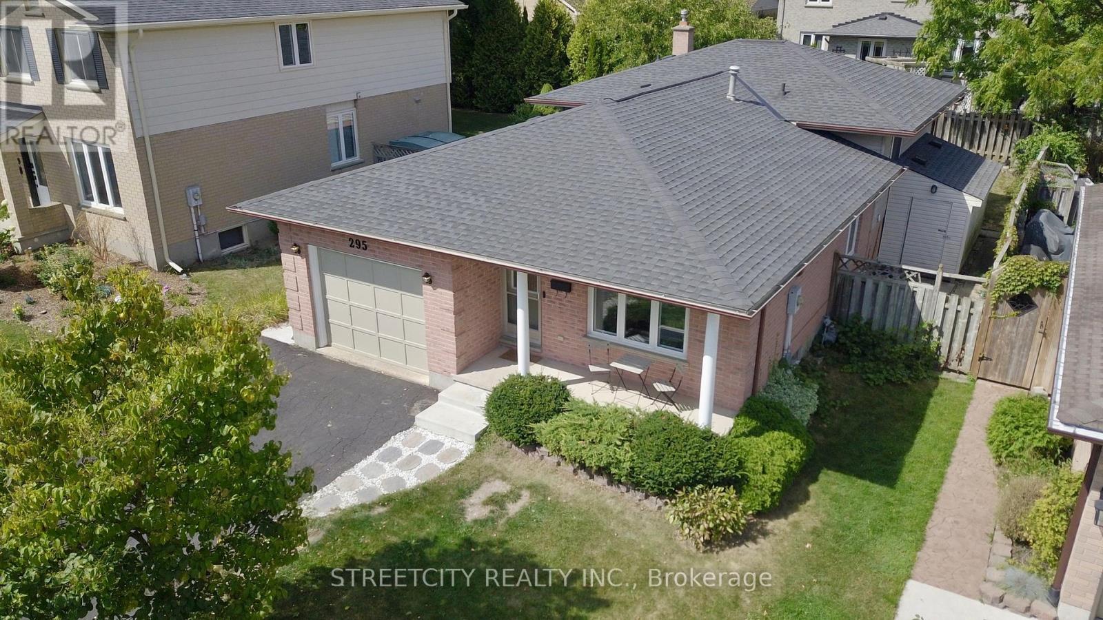 295 Walmer Grove, London North, Ontario  N6G 4G9 - Photo 2 - X12406300