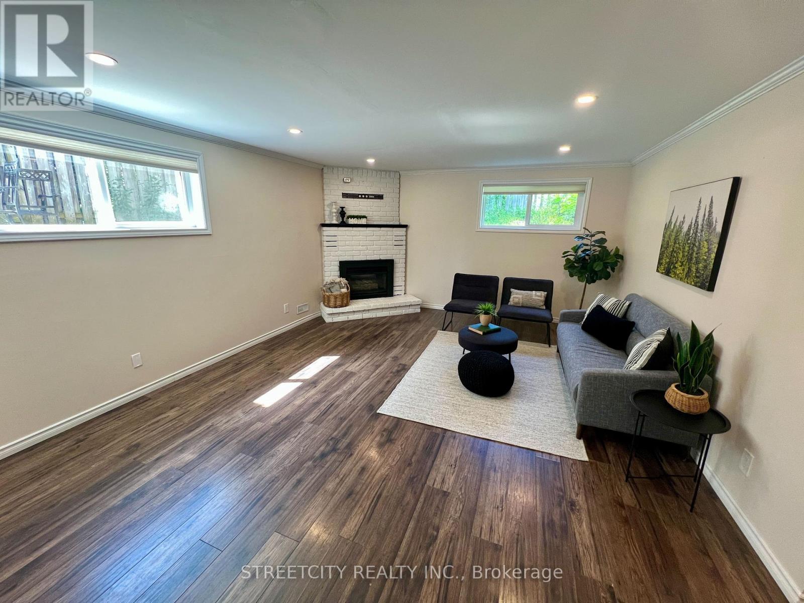 295 Walmer Grove, London North, Ontario  N6G 4G9 - Photo 27 - X12406300