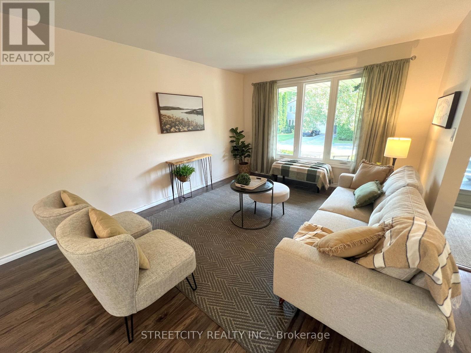 295 Walmer Grove, London North, Ontario  N6G 4G9 - Photo 6 - X12406300