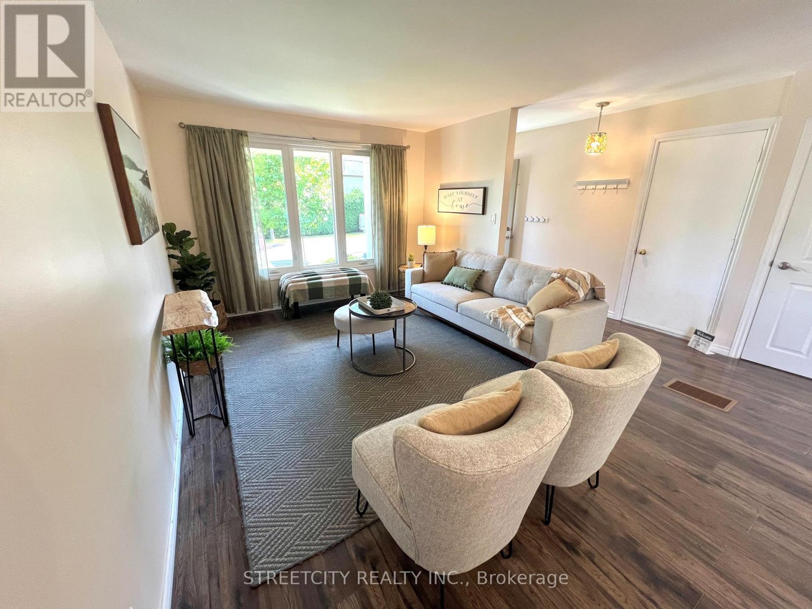 295 Walmer Grove, London North, Ontario  N6G 4G9 - Photo 8 - X12406300