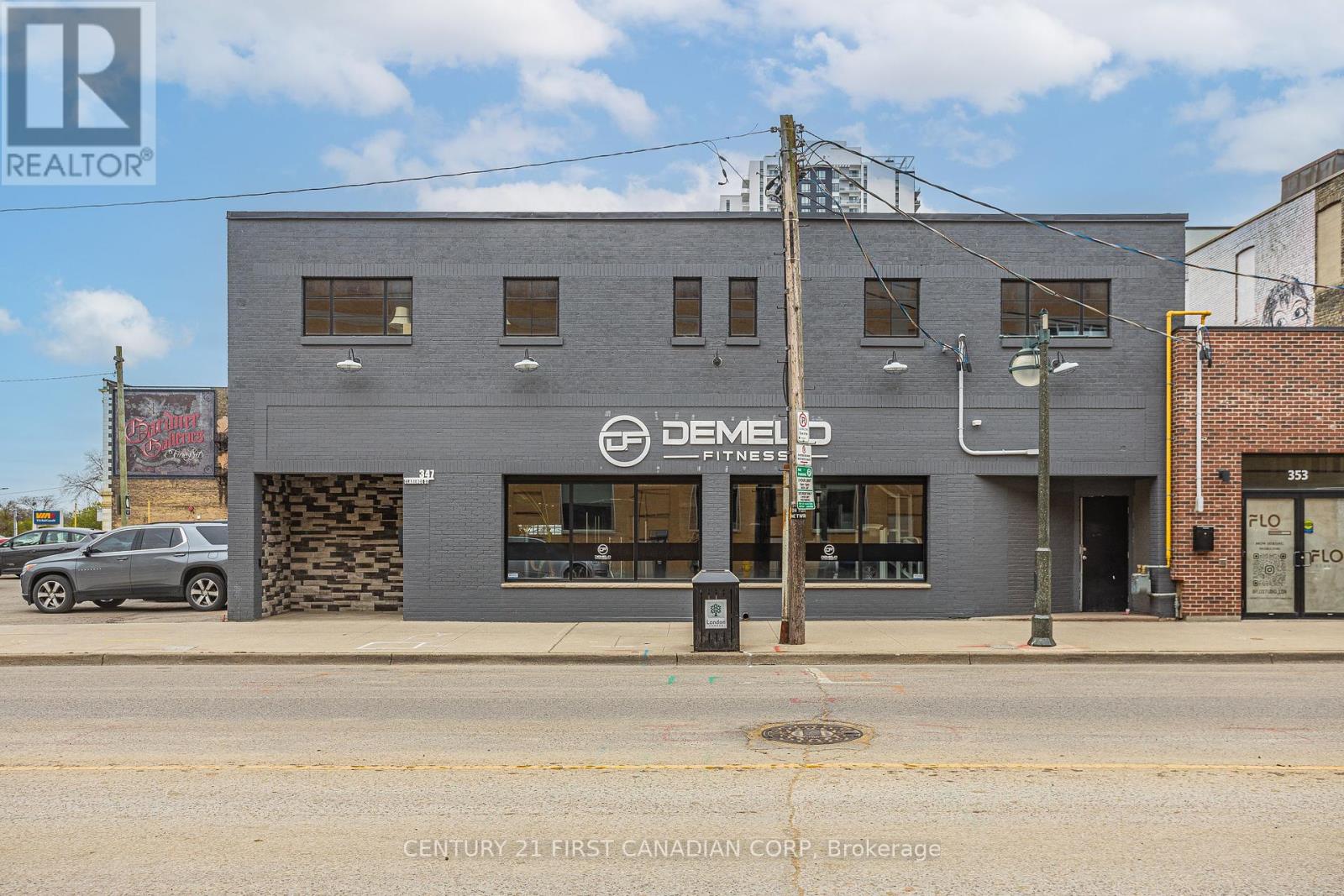 347 Clarence Street, London East, Ontario  N6A 3M4 - Photo 2 - X12406305