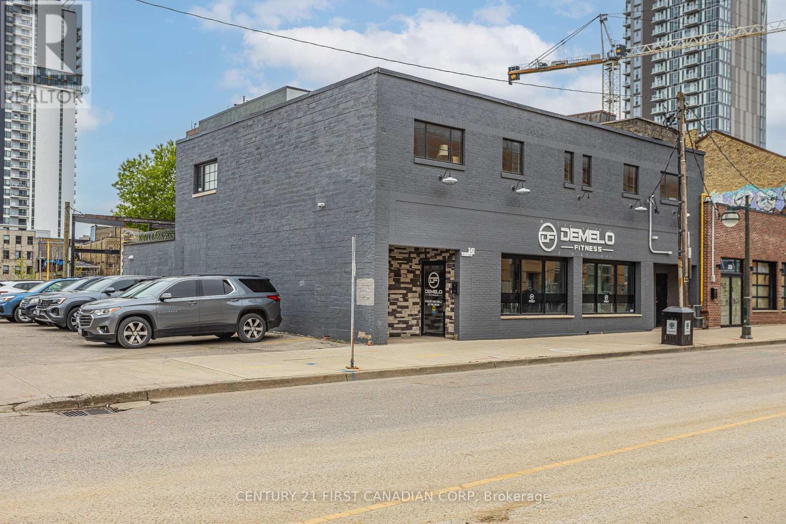 347 Clarence Street, London East, Ontario  N6A 3M4 - Photo 3 - X12406305