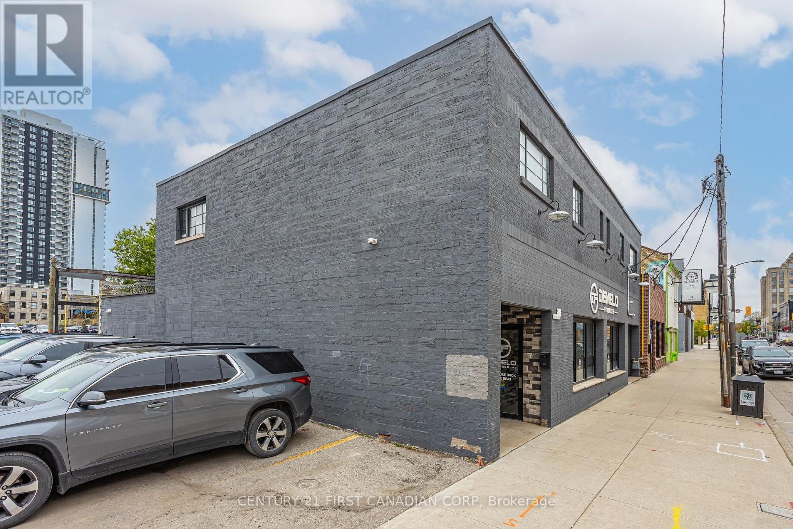 347 Clarence Street, London East, Ontario  N6A 3M4 - Photo 4 - X12406305