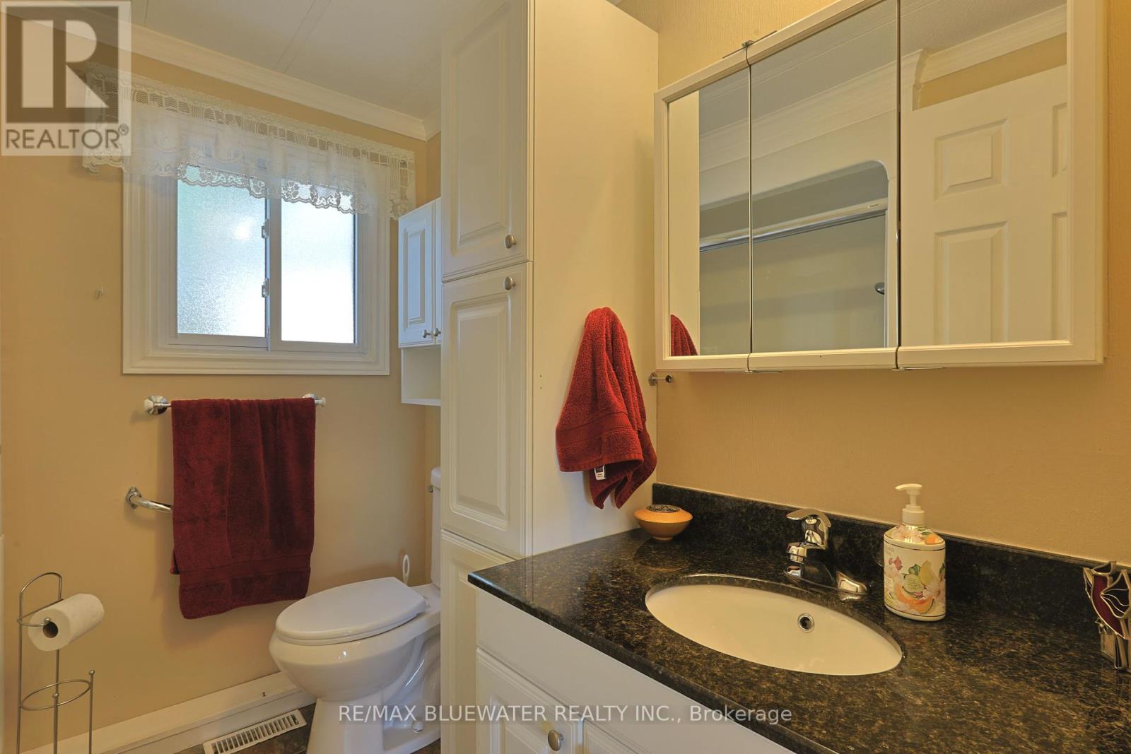 199 Pebble Beach Parkway, South Huron, Ontario  N0M 1T0 - Photo 24 - X12406449