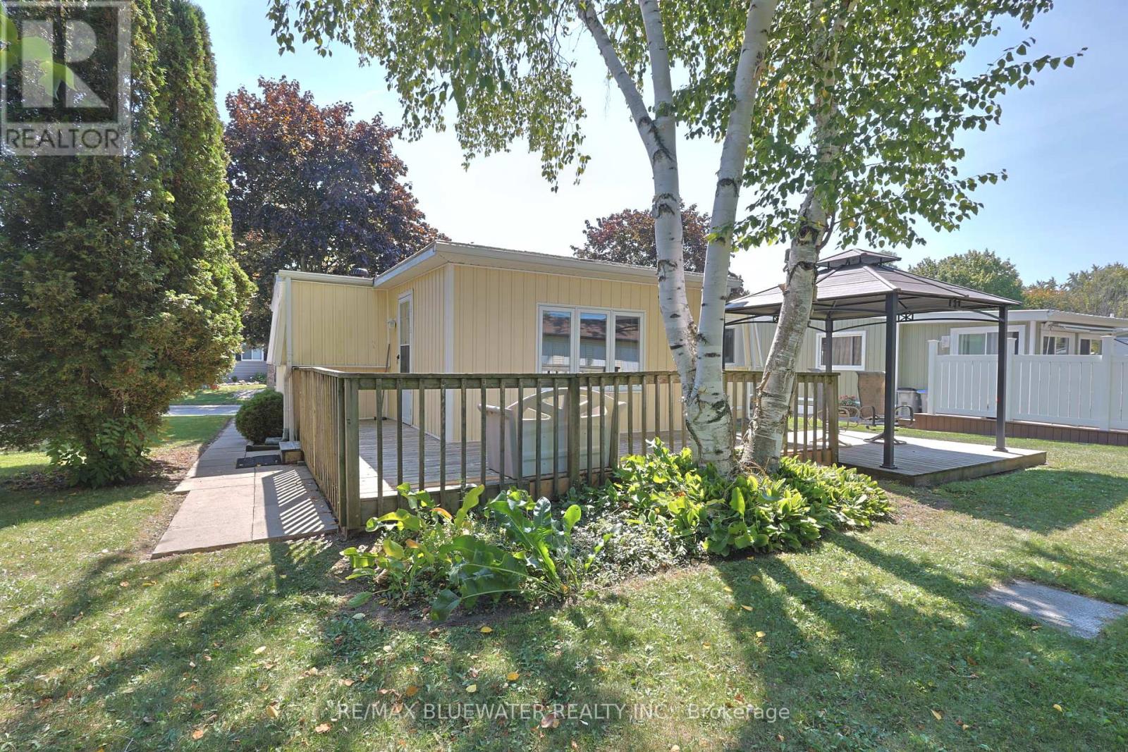 199 Pebble Beach Parkway, South Huron, Ontario  N0M 1T0 - Photo 29 - X12406449