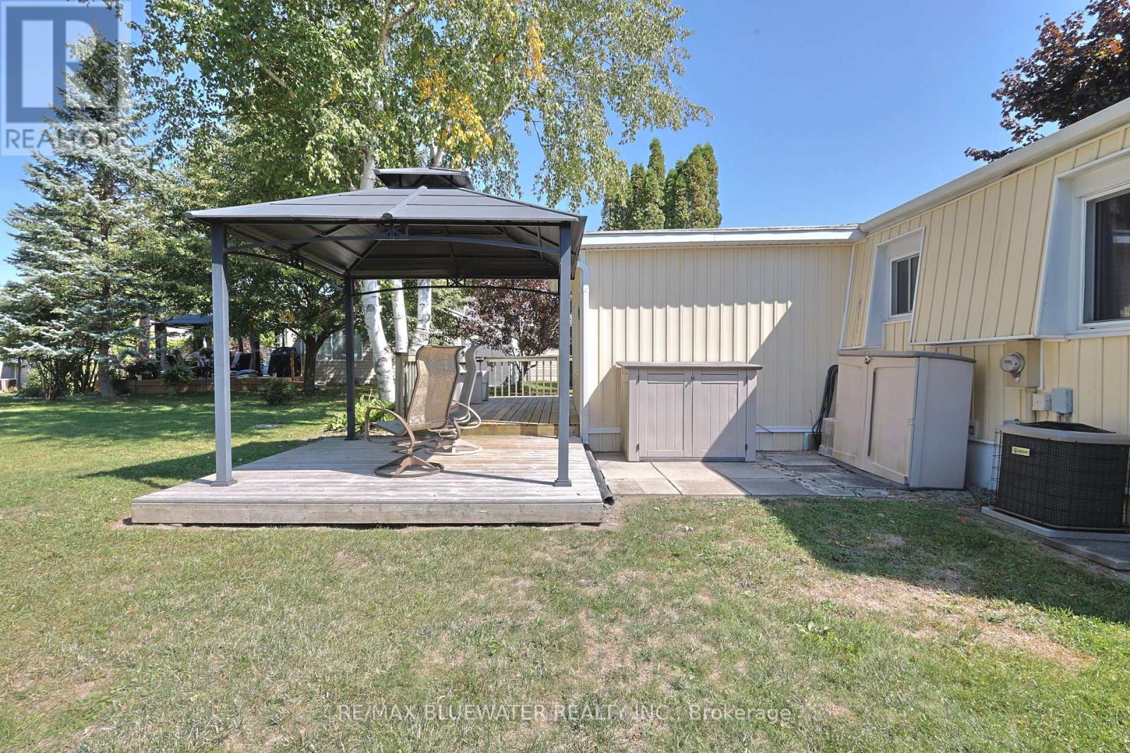 199 Pebble Beach Parkway, South Huron, Ontario  N0M 1T0 - Photo 31 - X12406449