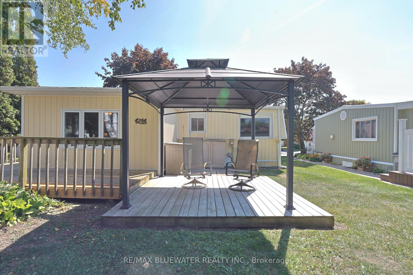 199 Pebble Beach Parkway, South Huron, Ontario  N0M 1T0 - Photo 32 - X12406449