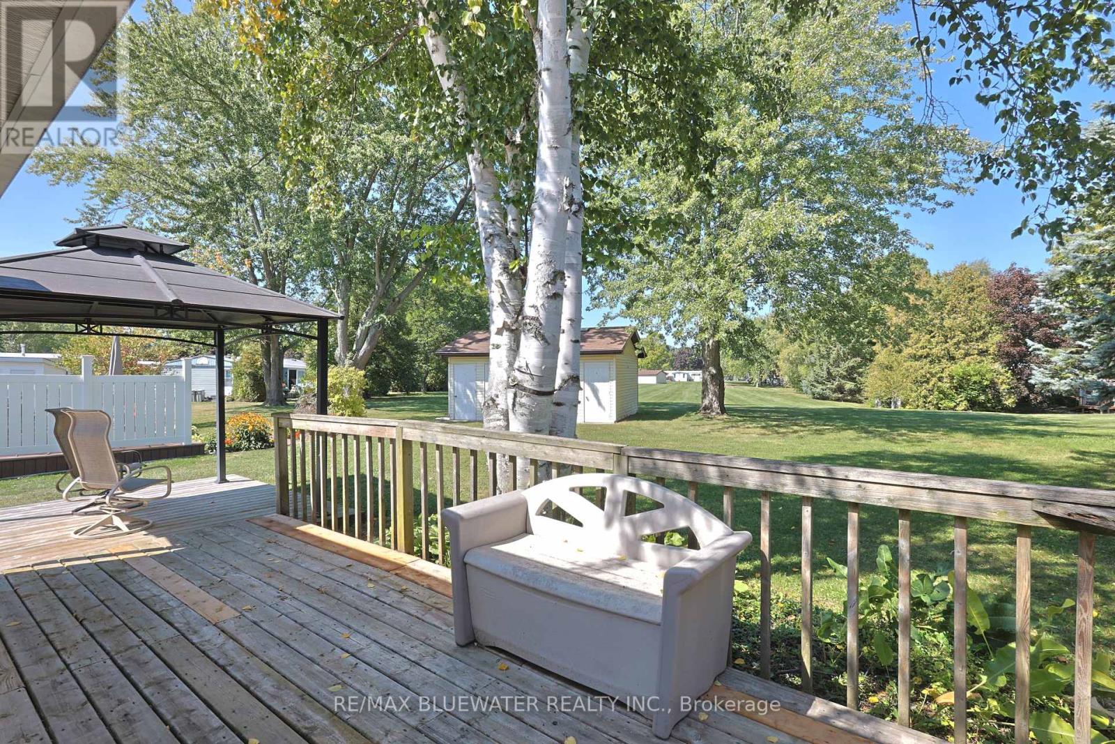 199 Pebble Beach Parkway, South Huron, Ontario  N0M 1T0 - Photo 33 - X12406449