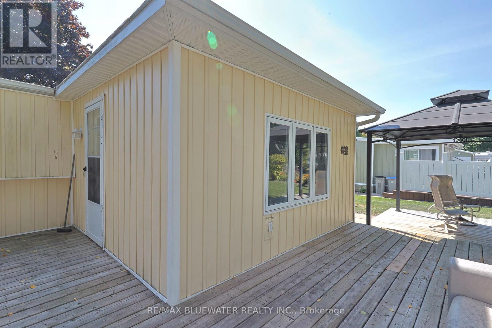 199 Pebble Beach Parkway, South Huron, Ontario  N0M 1T0 - Photo 34 - X12406449