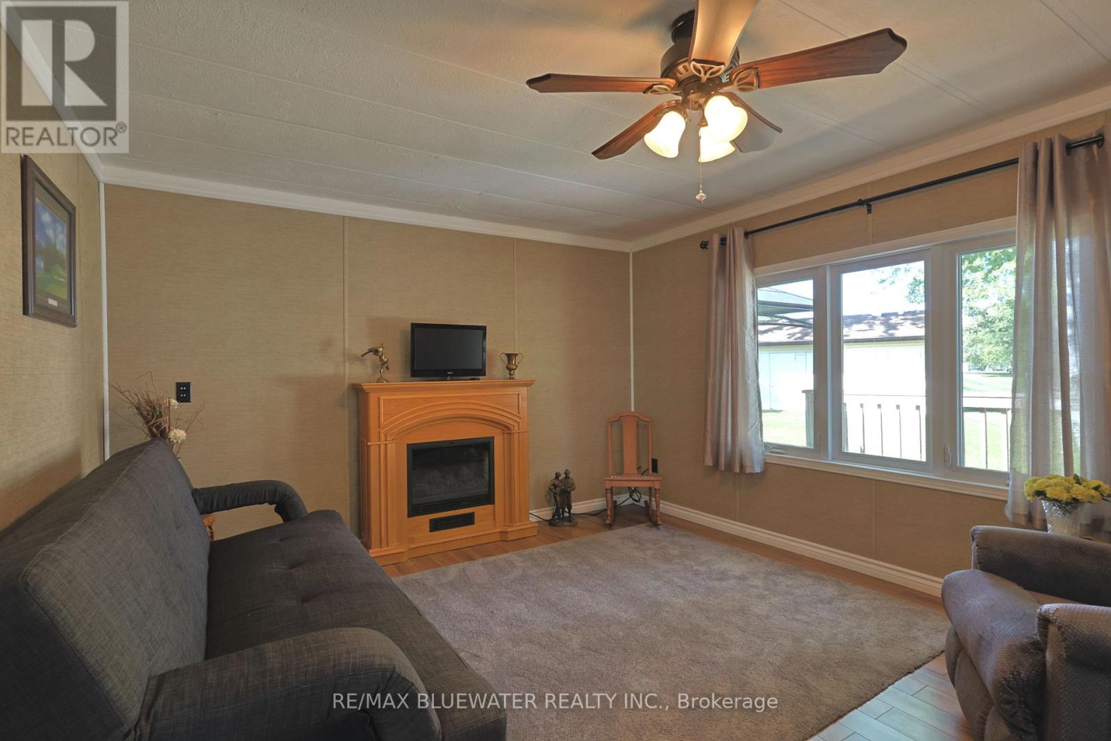 199 Pebble Beach Parkway, South Huron, Ontario  N0M 1T0 - Photo 5 - X12406449