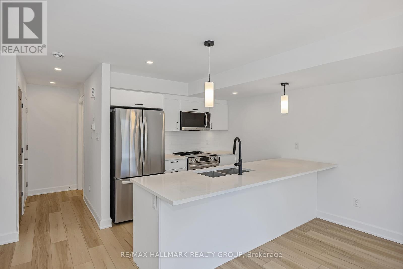 6104 Renaud Rd, Ottawa, Ontario  K1W 0X6 - Photo 5 - X12406403